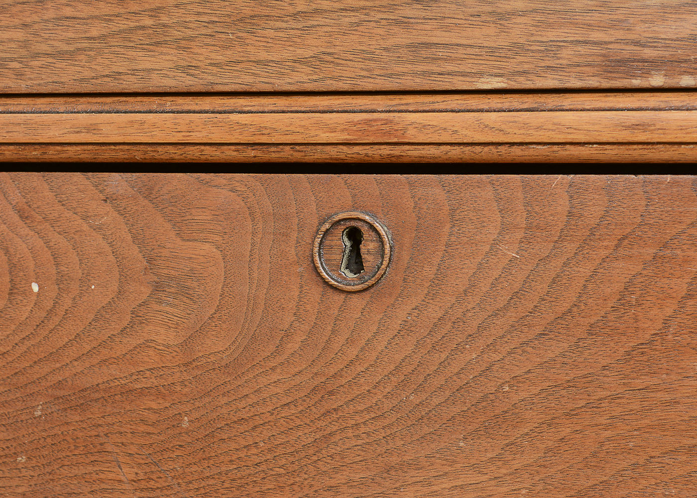 Antique Victorian Walnut Dresser With Mirror