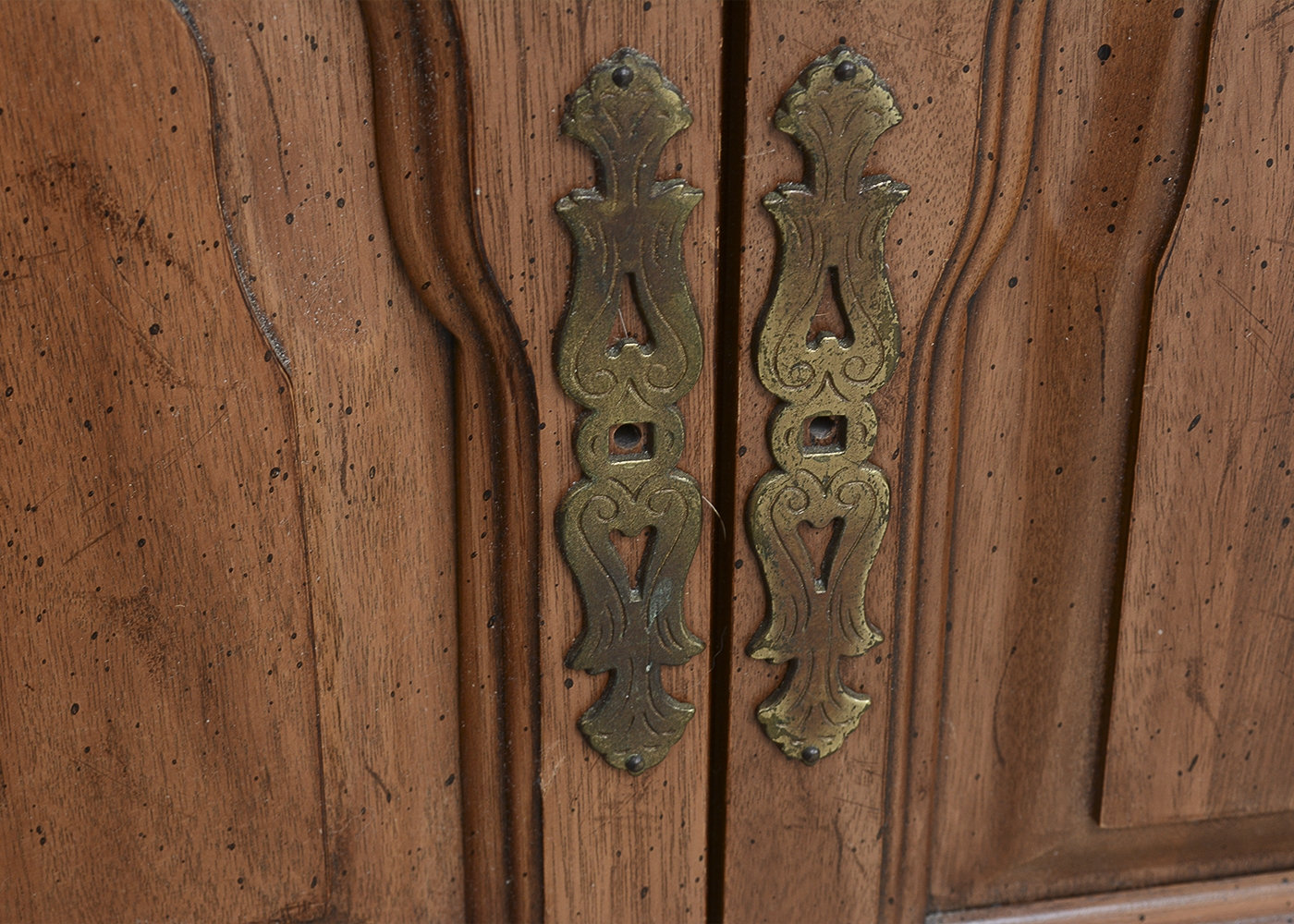 Davis Cabinet Company King-Size Bed and Nightstands