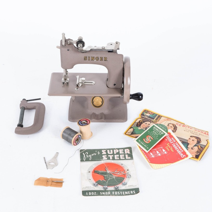 Vintage 1950s Mini Singer Sewing Machine