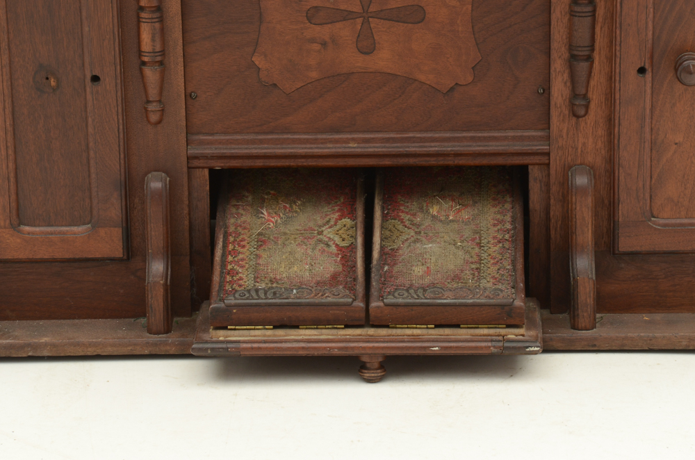 Victorian B. Shoninger Pump Organ