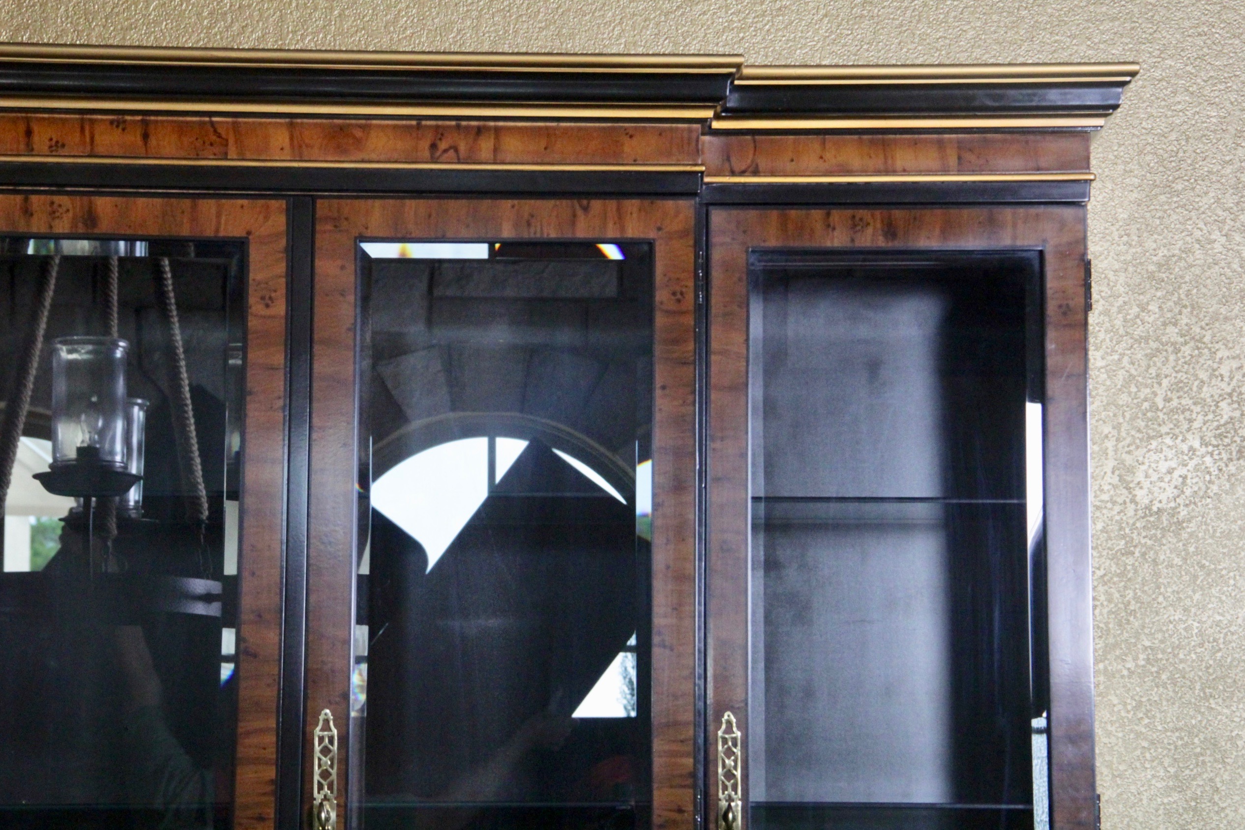 Drexel Heritage Furnishings Chinoiserie China Hutch Cabinet