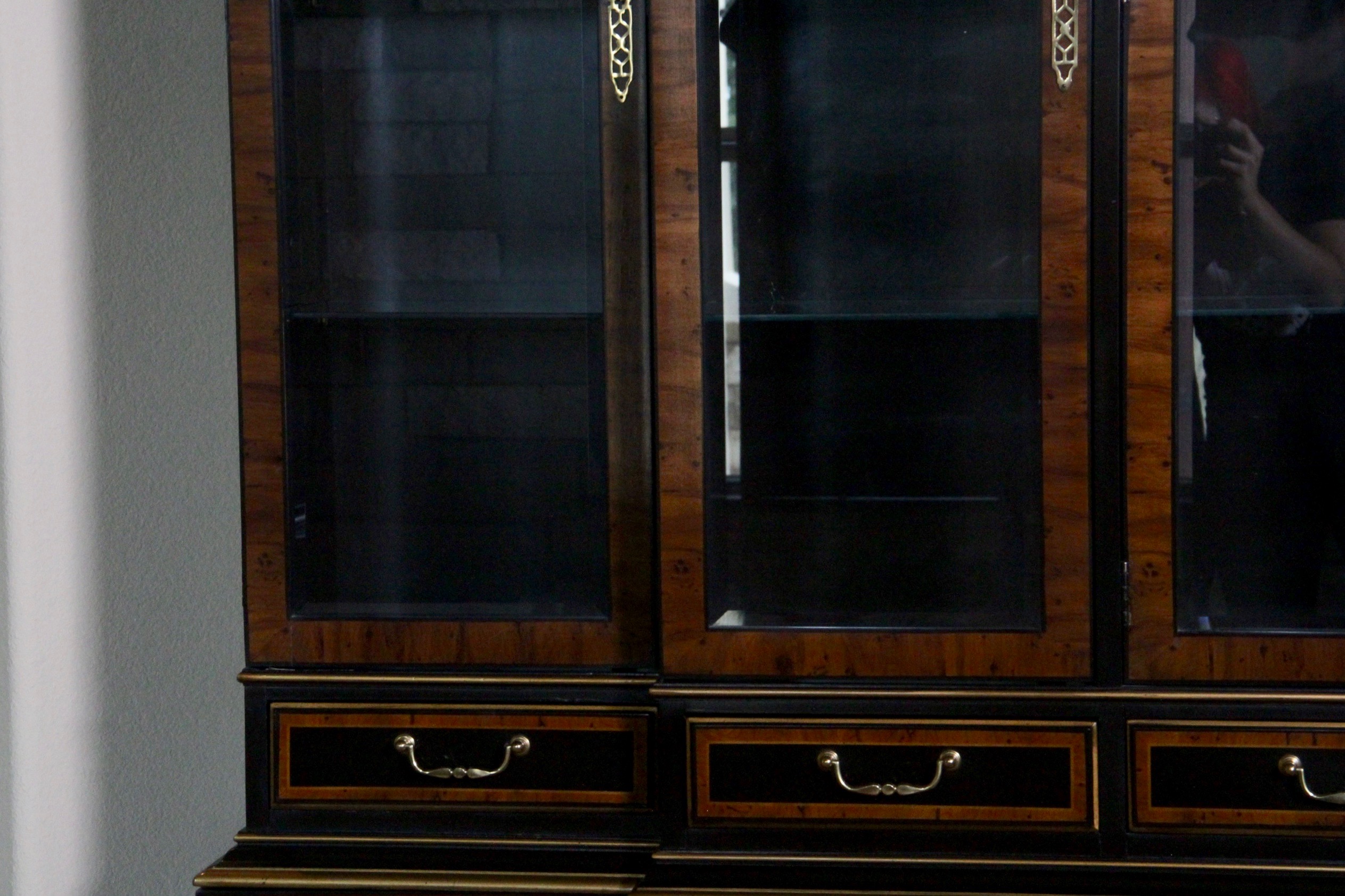 Drexel Heritage Furnishings Chinoiserie China Hutch Cabinet