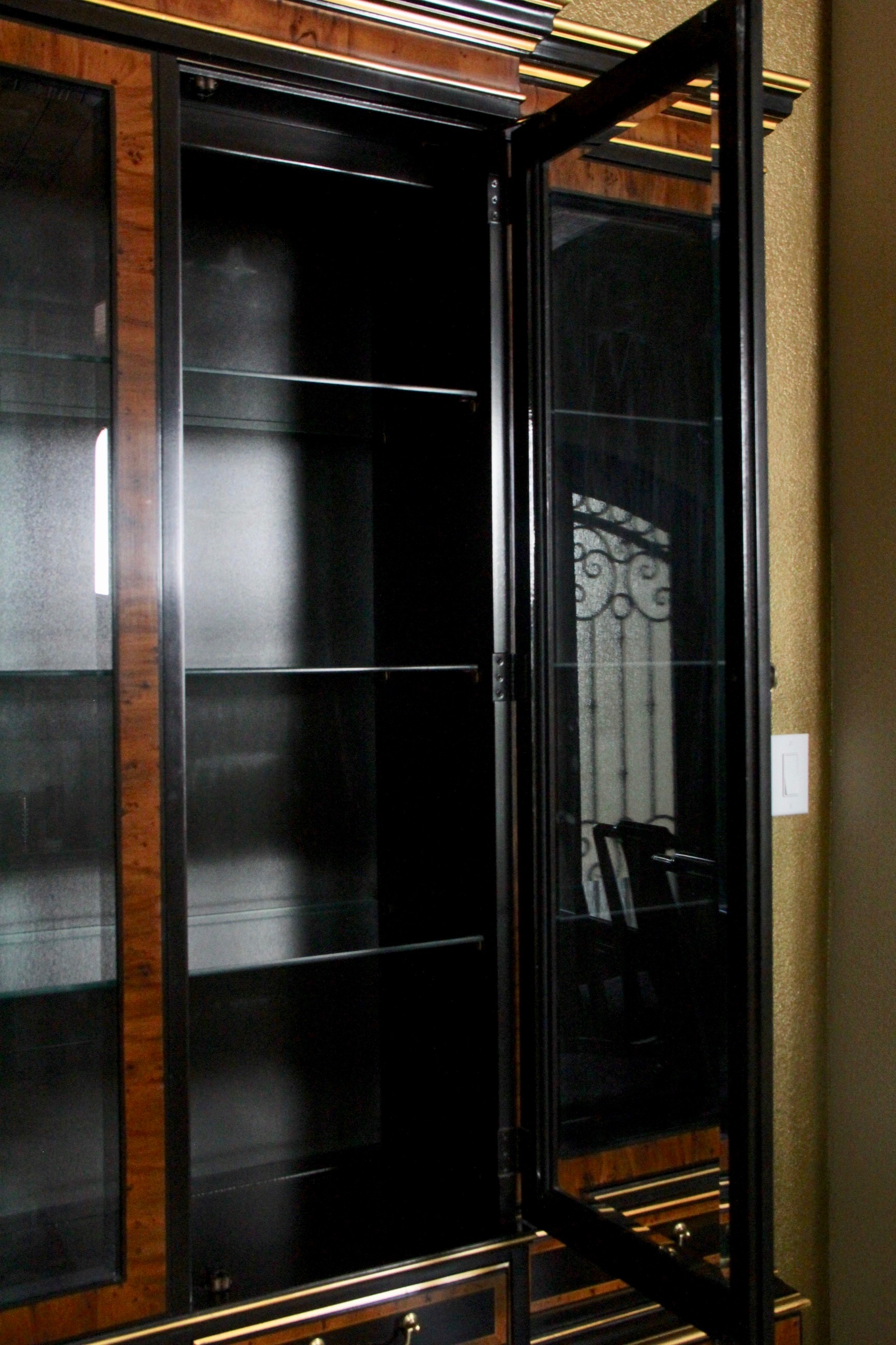 Drexel Heritage Furnishings Chinoiserie China Hutch Cabinet