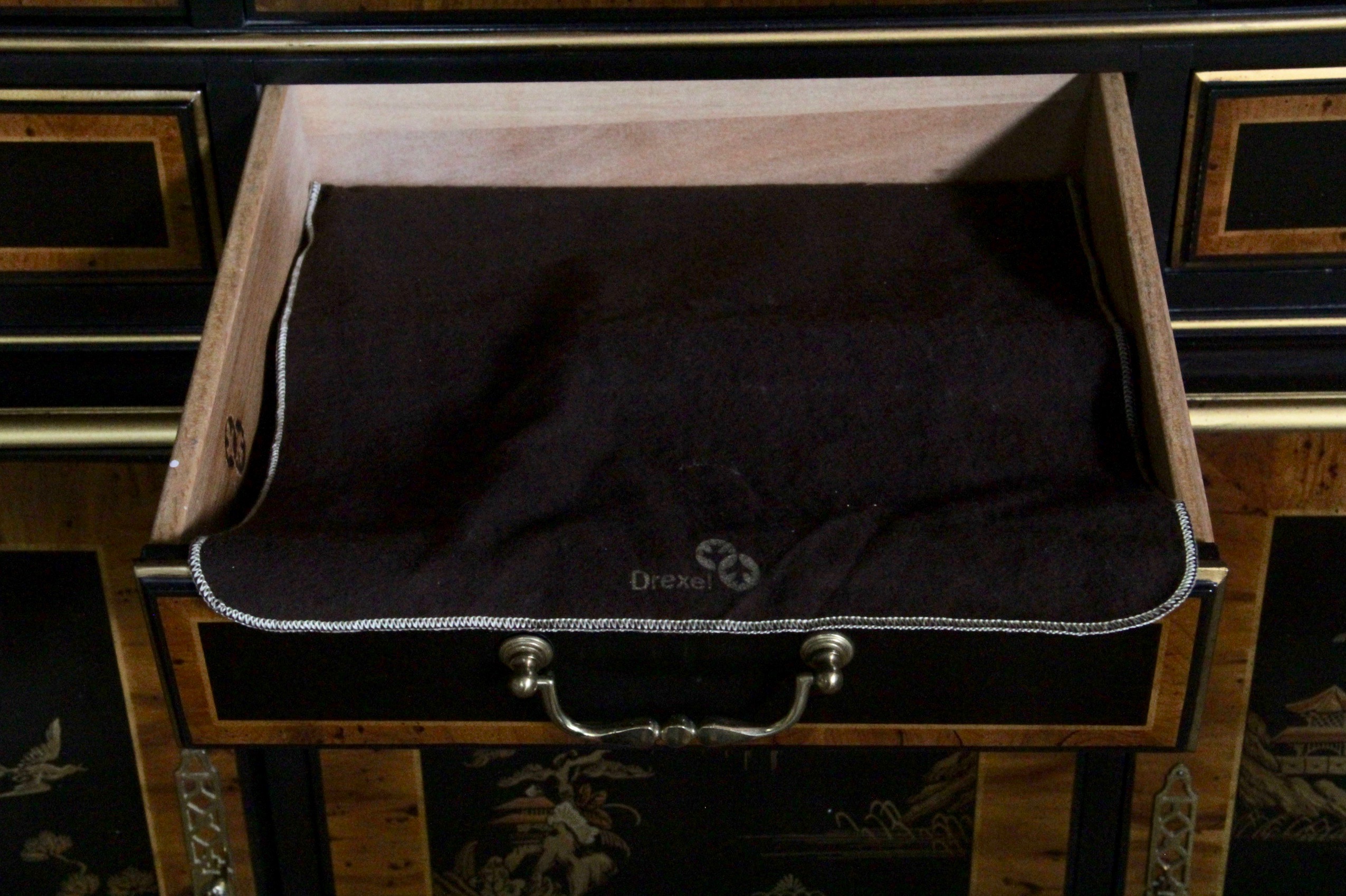 Drexel Heritage Furnishings Chinoiserie China Hutch Cabinet