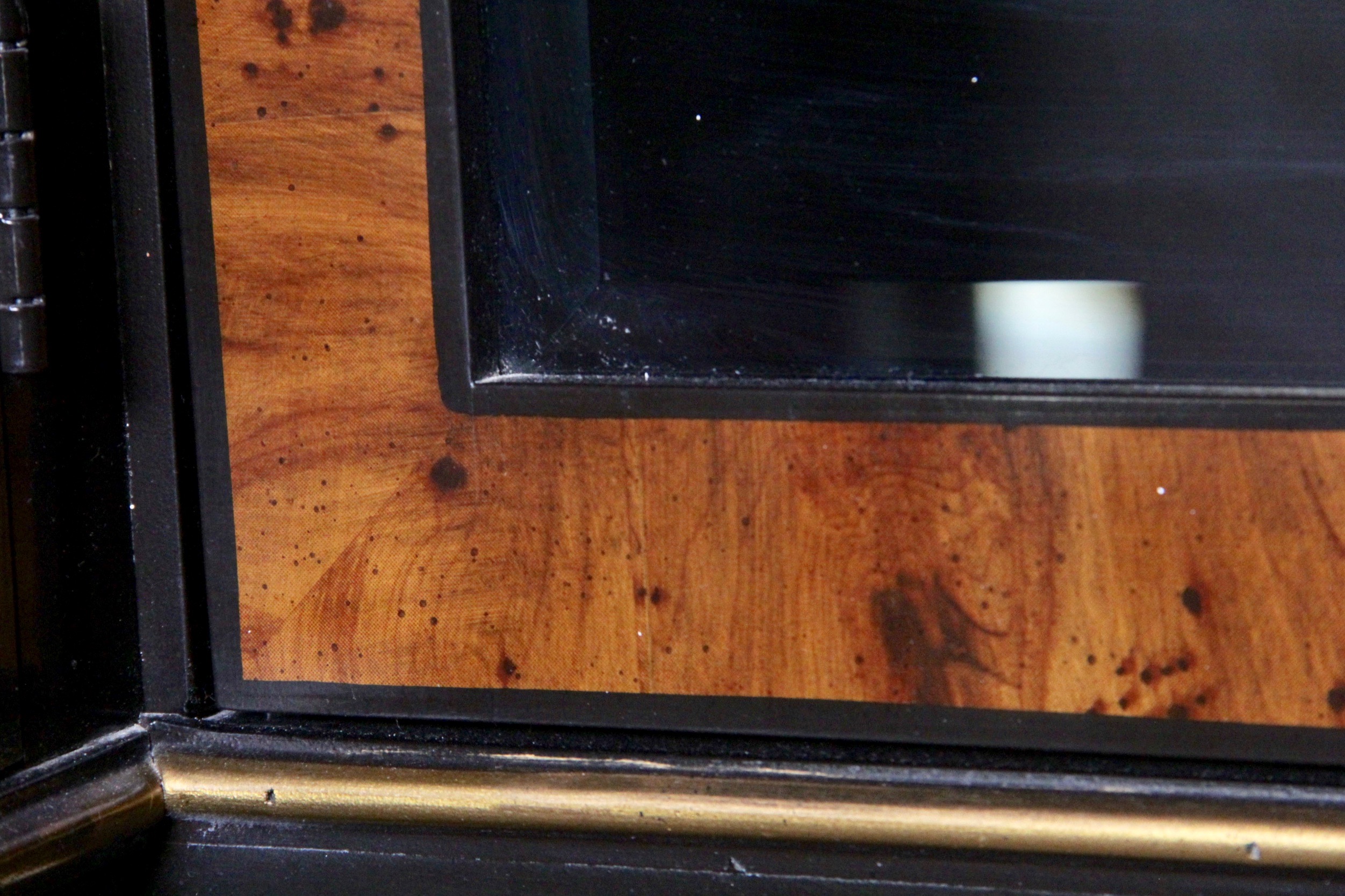 Drexel Heritage Furnishings Chinoiserie China Hutch Cabinet