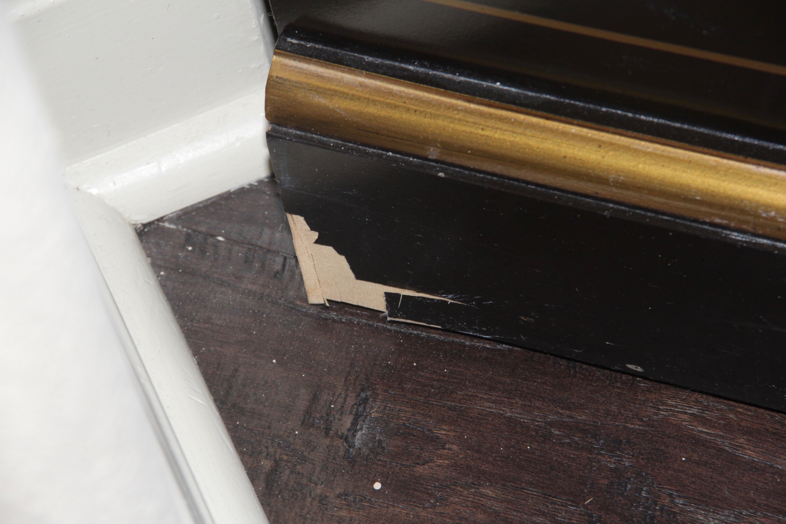 Drexel Heritage Furnishings Chinoiserie China Hutch Cabinet