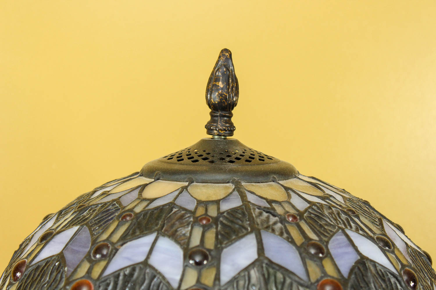 Tiffany-Style Table Lamp