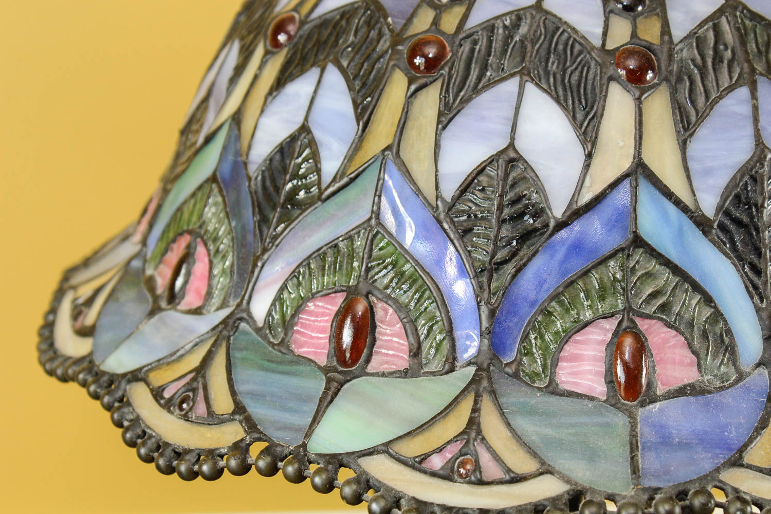 Tiffany-Style Table Lamp