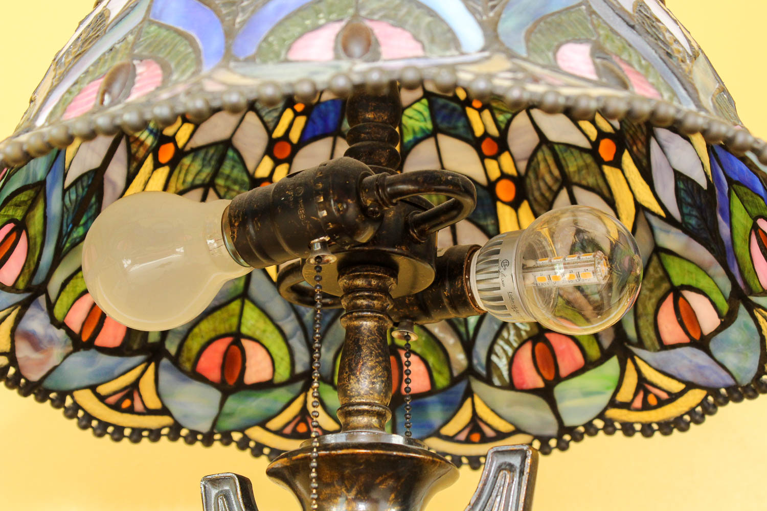 Tiffany-Style Table Lamp