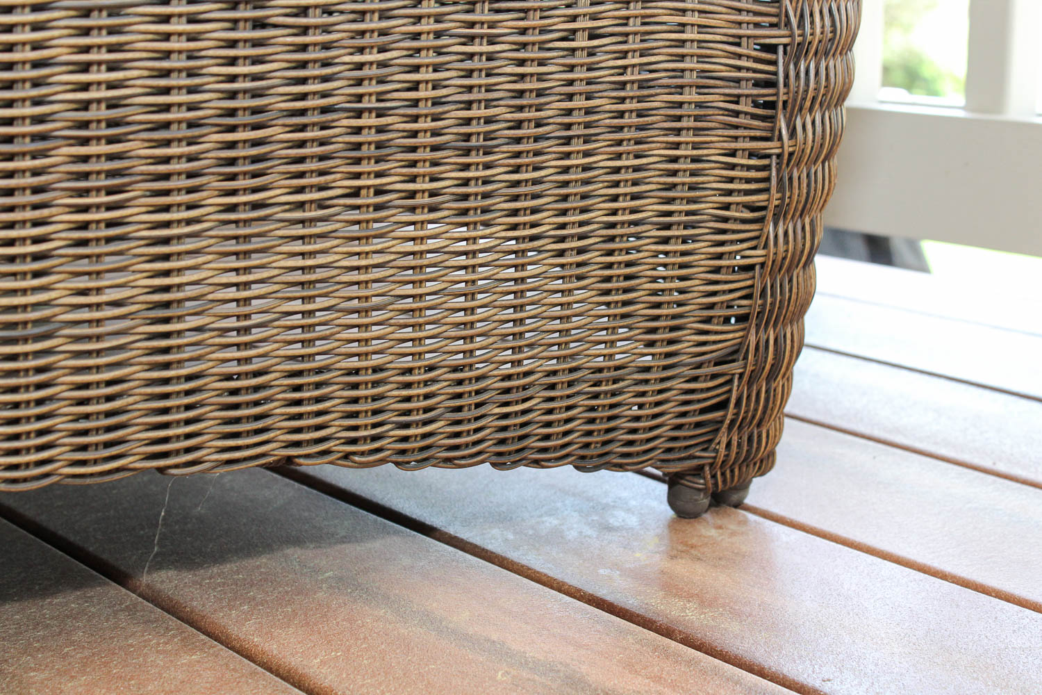 Wicker Outdoor Patio Sofa and Coffee Table