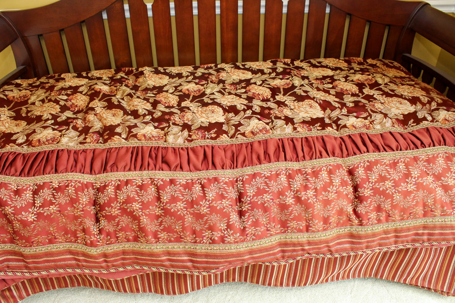 Croscil Queen Bedding