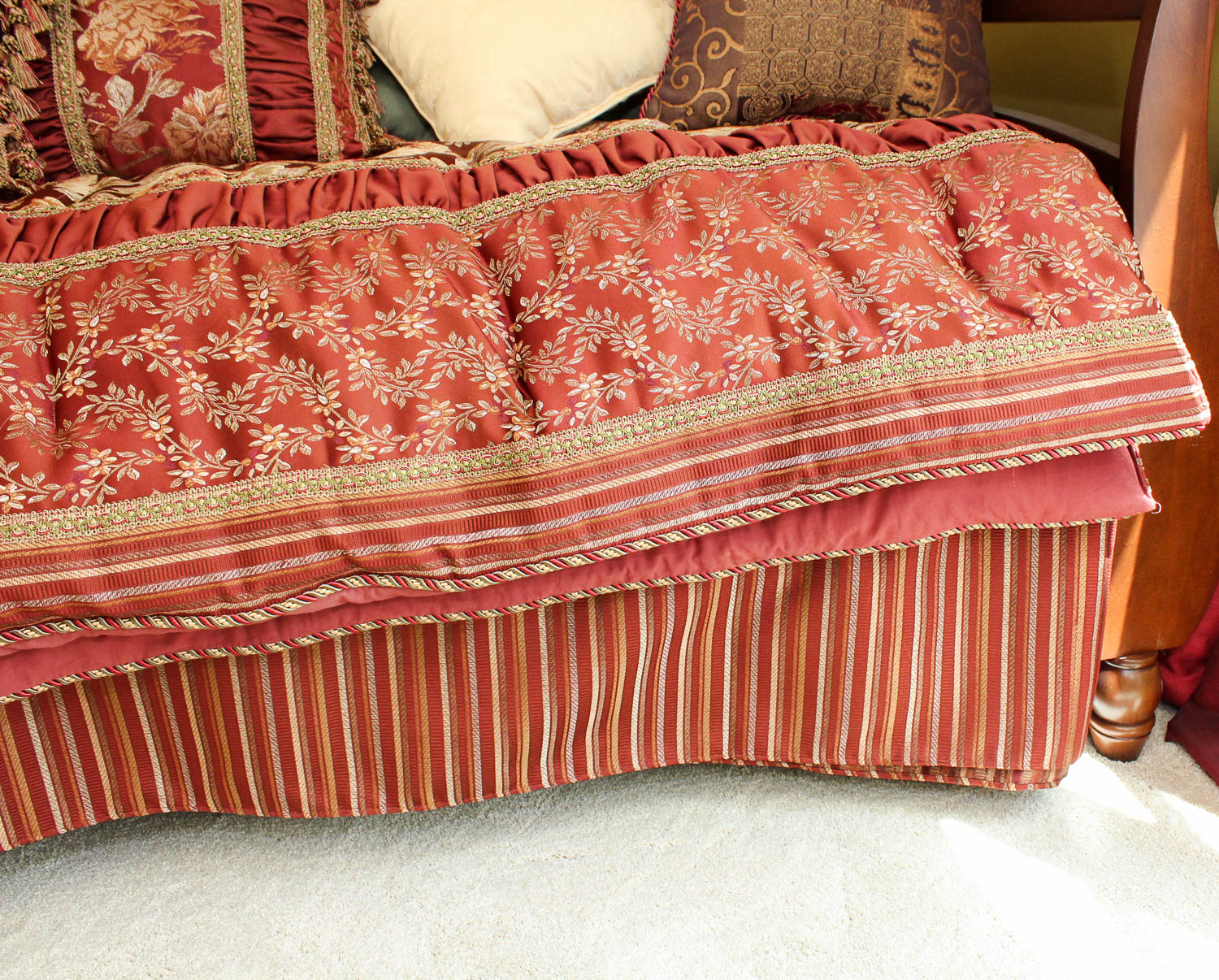 Croscil Queen Bedding