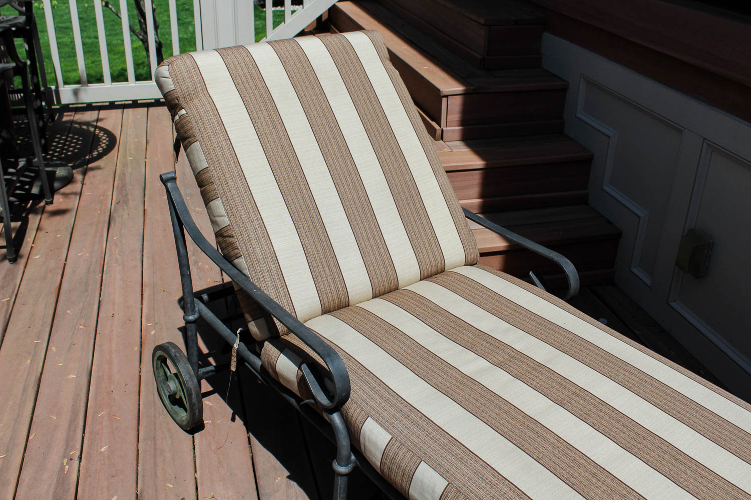 Cast Classics Patio Lounge Chair