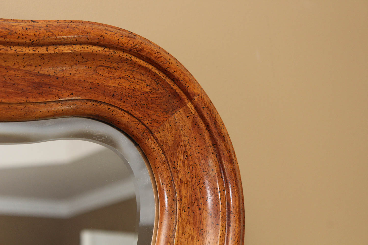 Traditional Thomasville Dresser with Mirror