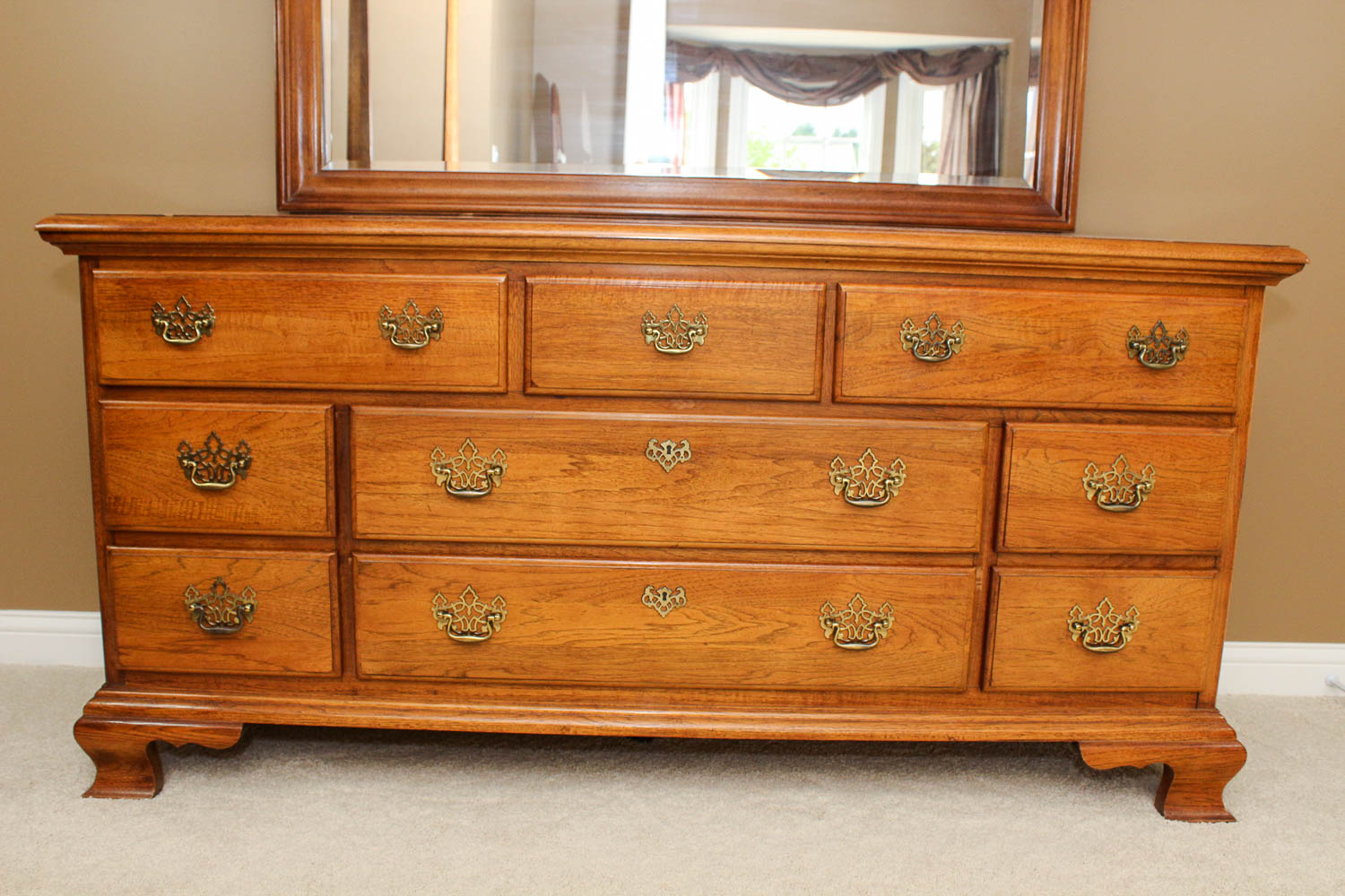 Traditional Thomasville Dresser with Mirror