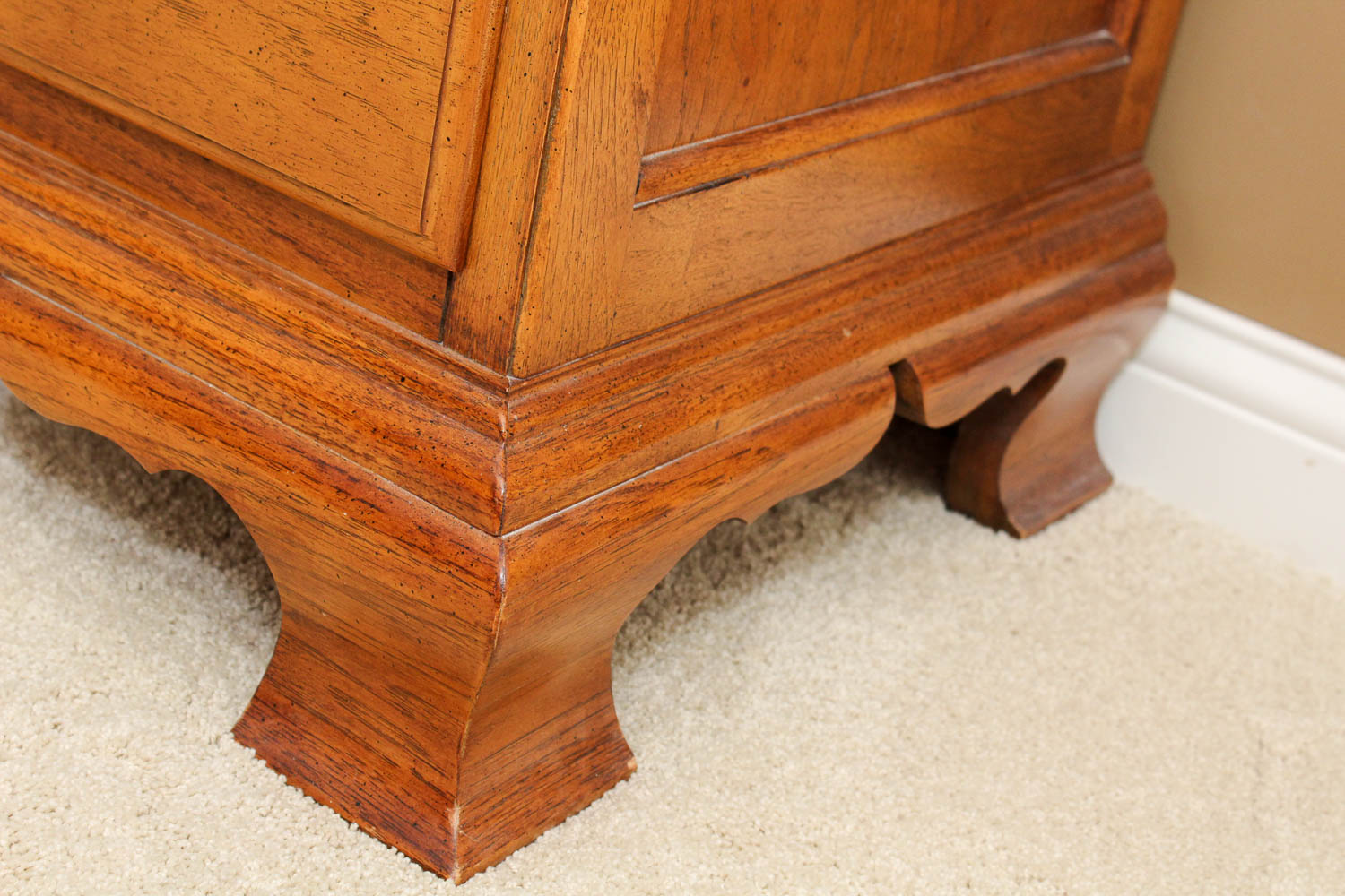 Traditional Thomasville Dresser with Mirror