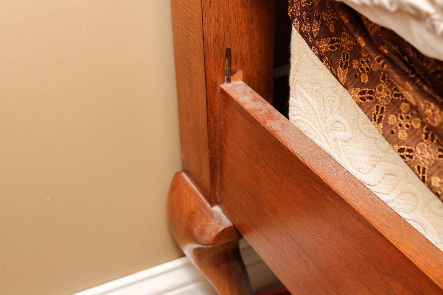 Queen Size Poster Bed Frame and Tempur-Pedic Mattress