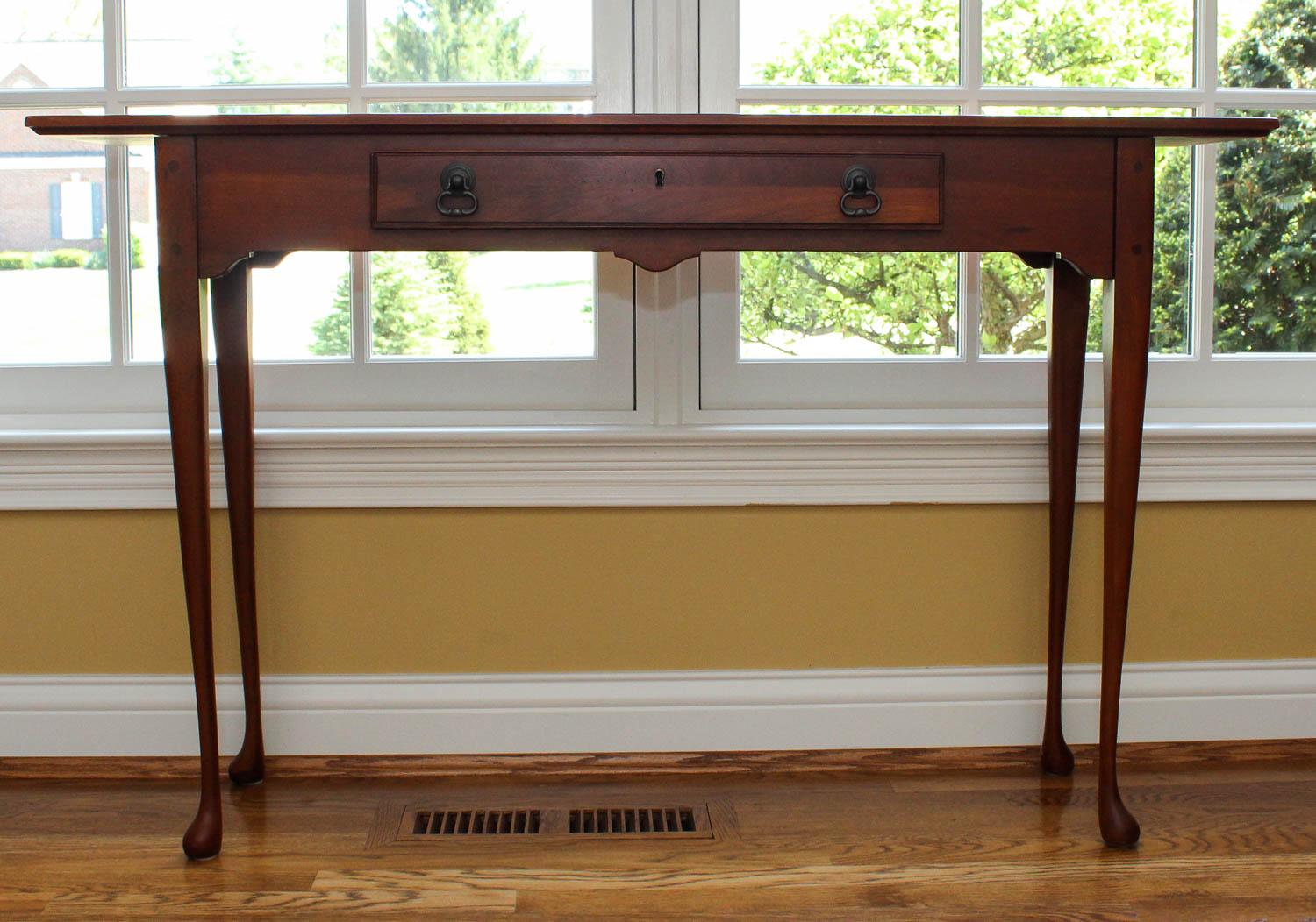 Lexington Furniture Sofa Table