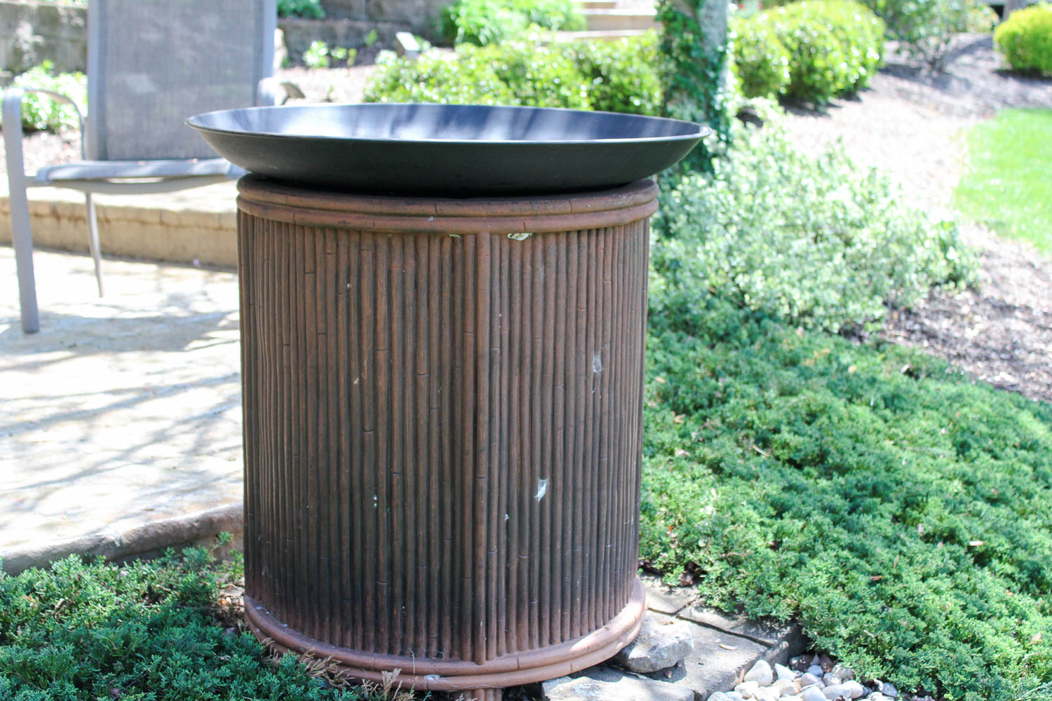 Outdoor Gas Fire Pit with Decorative Center Stones