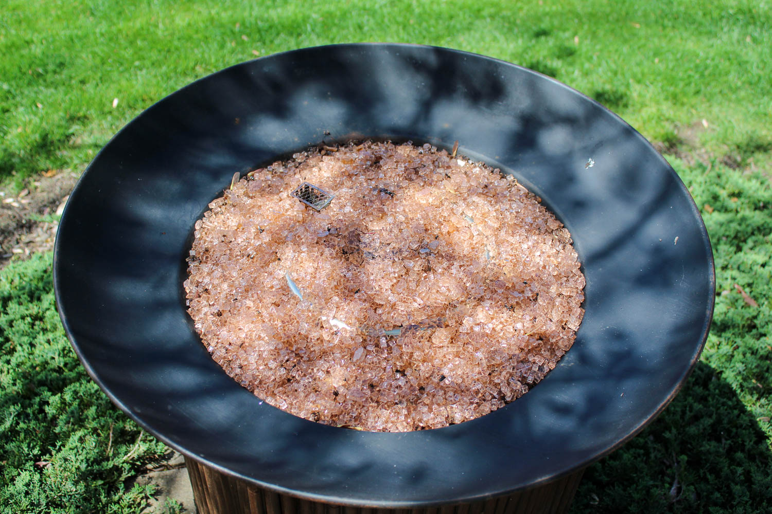 Outdoor Gas Fire Pit with Decorative Center Stones