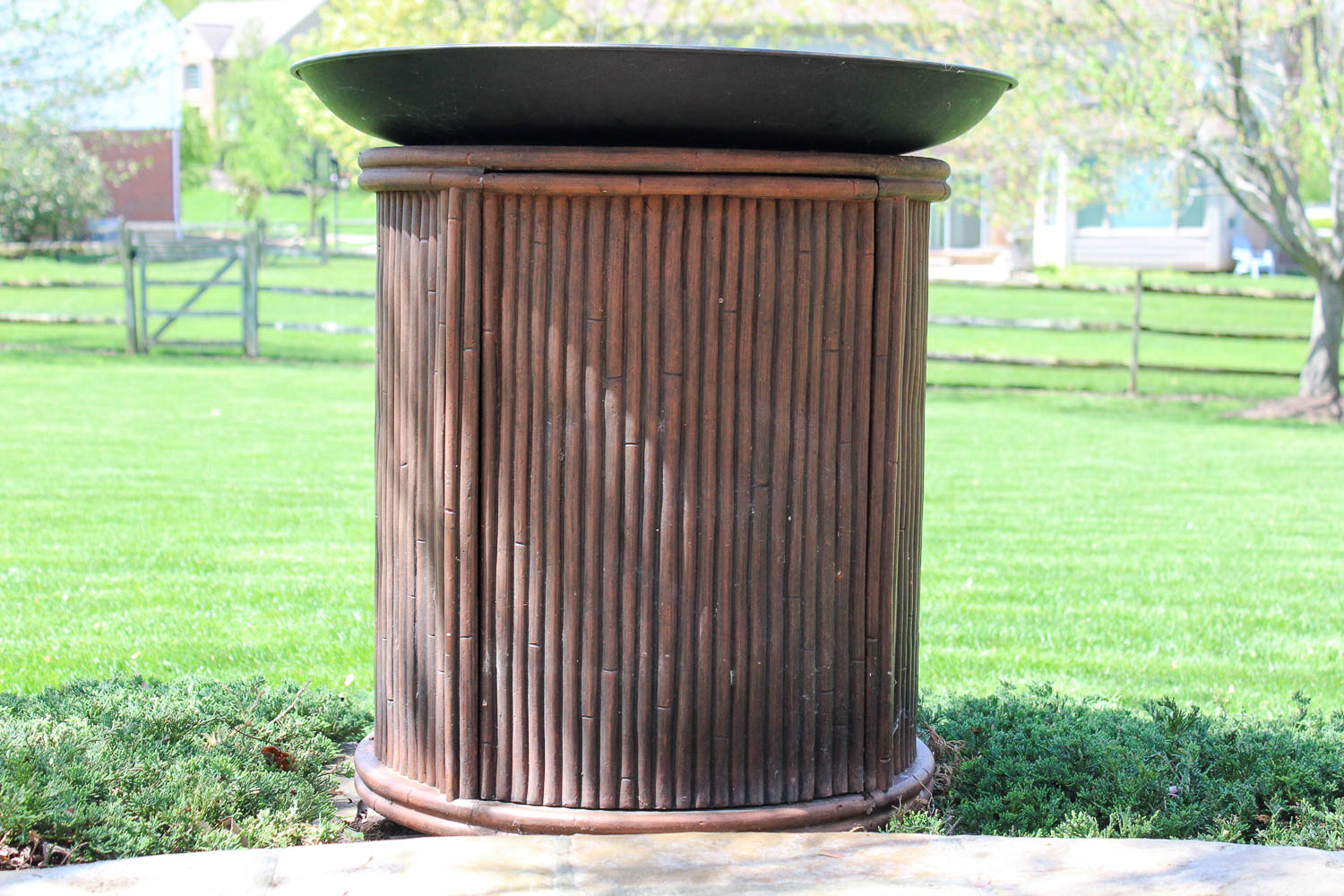 Outdoor Gas Fire Pit with Decorative Center Stones