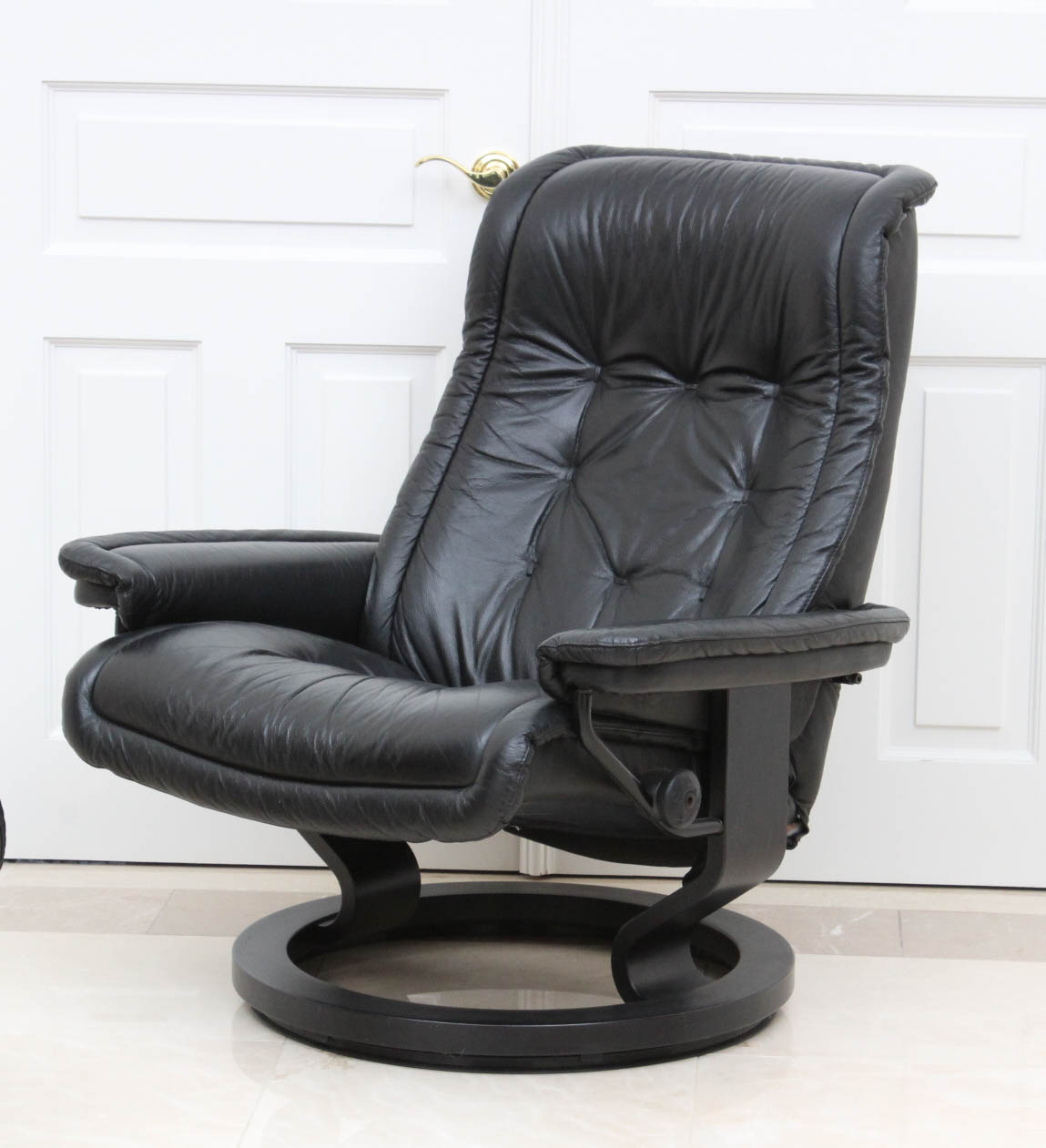 Stressless "Royal" Classic Recliner and Footrest by Ekornes