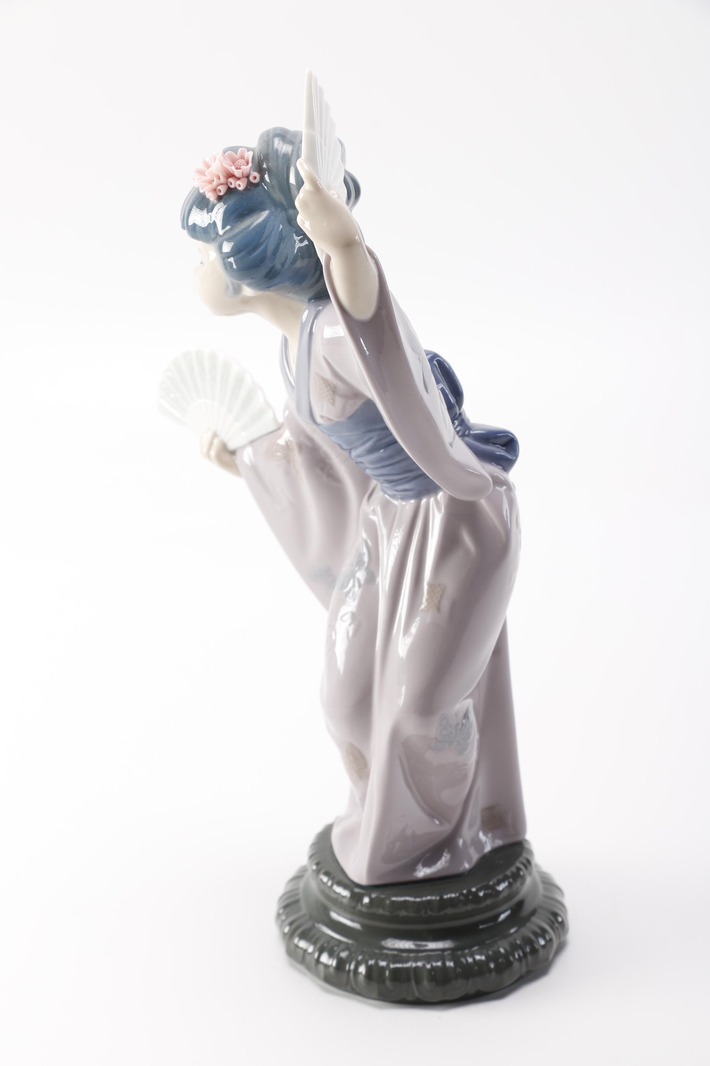 Lladró "Japanese With Fan" Porcelain Figurine
