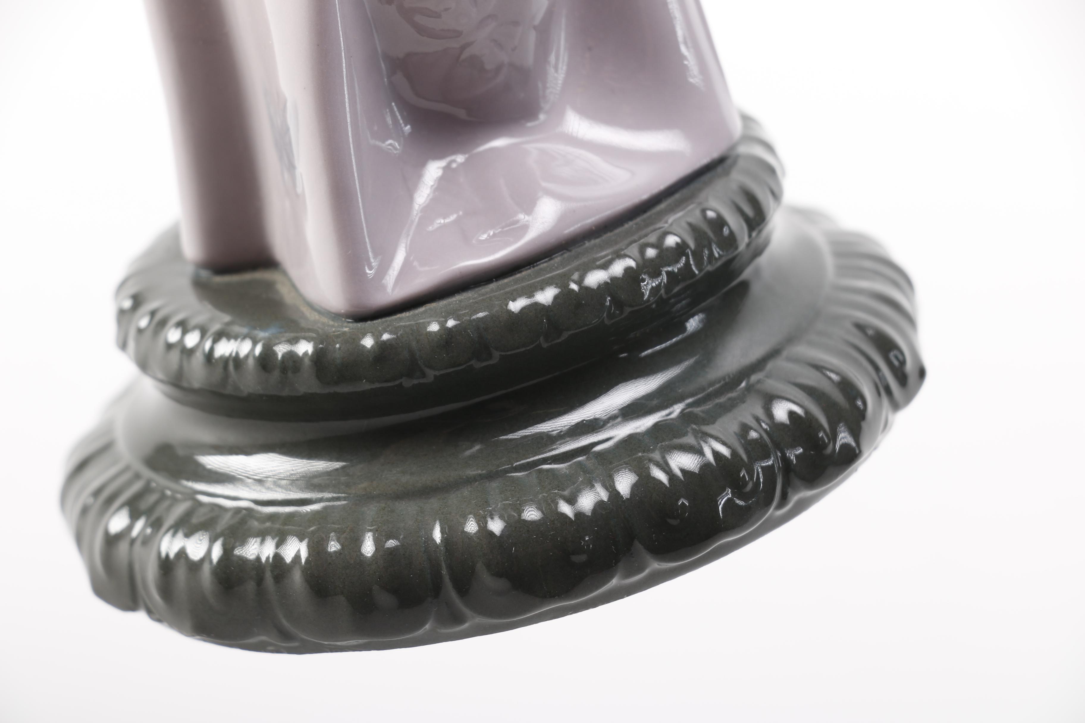 Lladró "Japanese With Fan" Porcelain Figurine