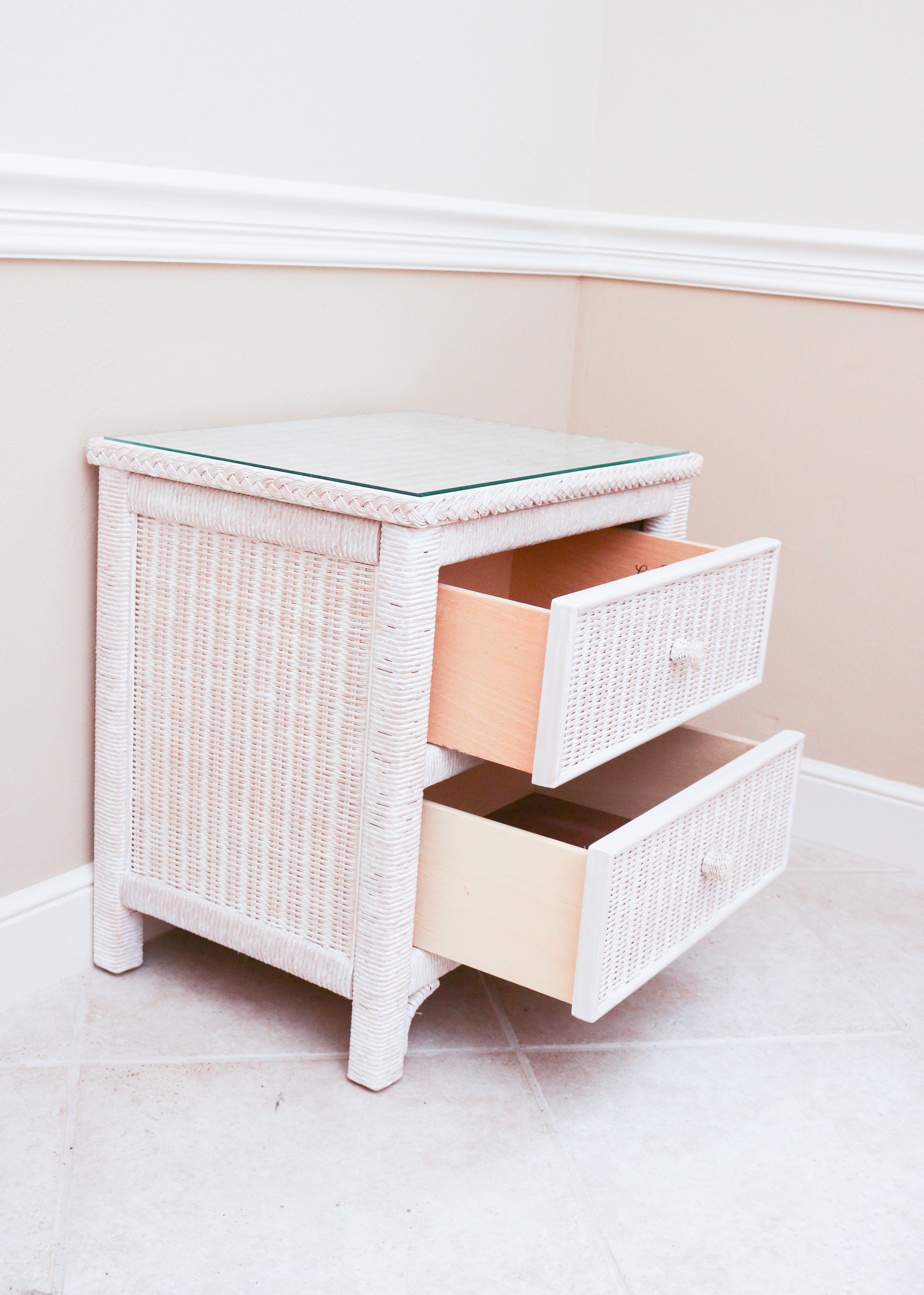 Lexington Furniture White Wicker Dresser, Mirror, and Nightstands