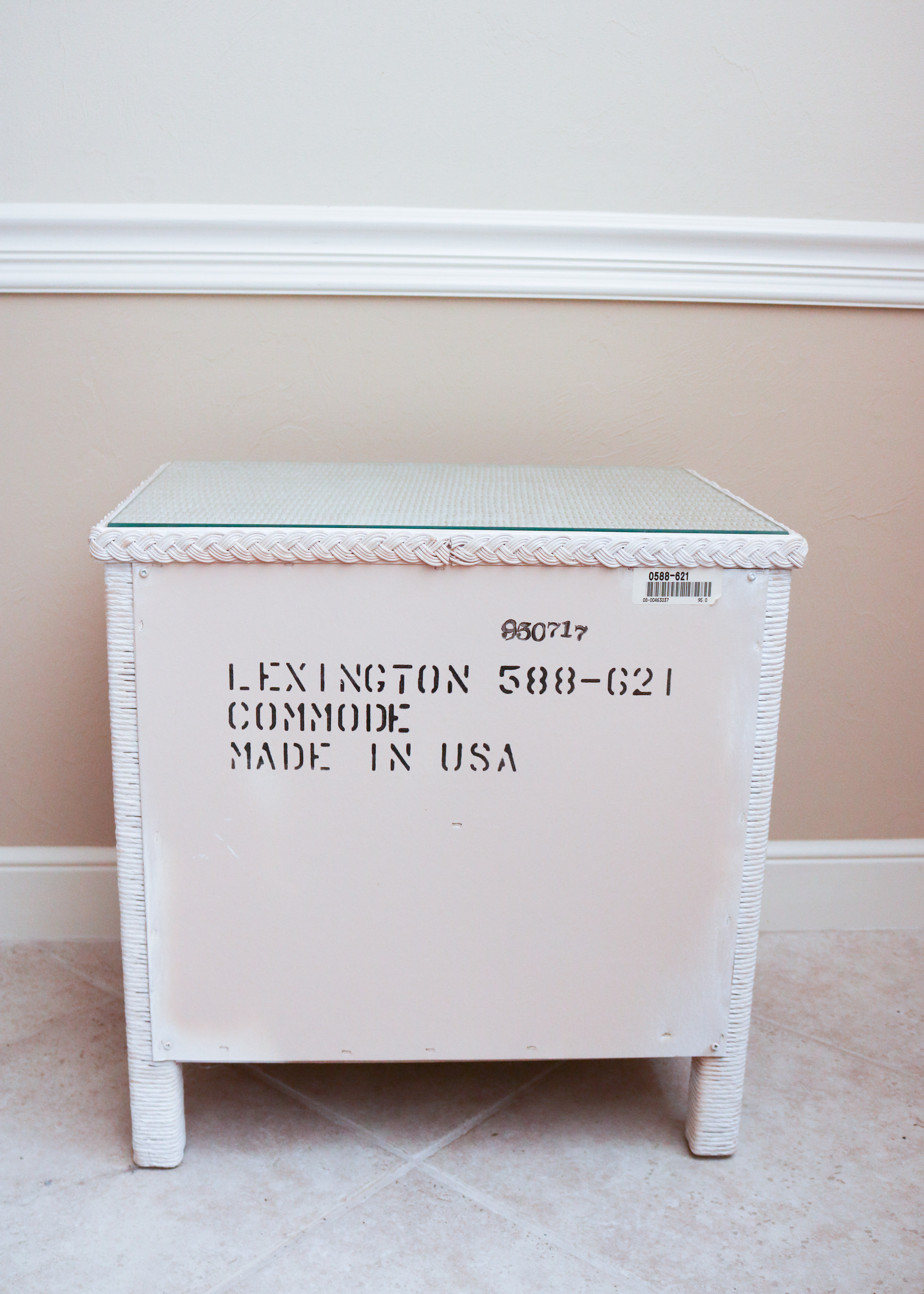 Lexington Furniture White Wicker Dresser, Mirror, and Nightstands