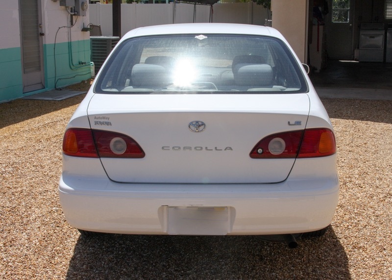 2002 White Toyota Corolla LE Sedan