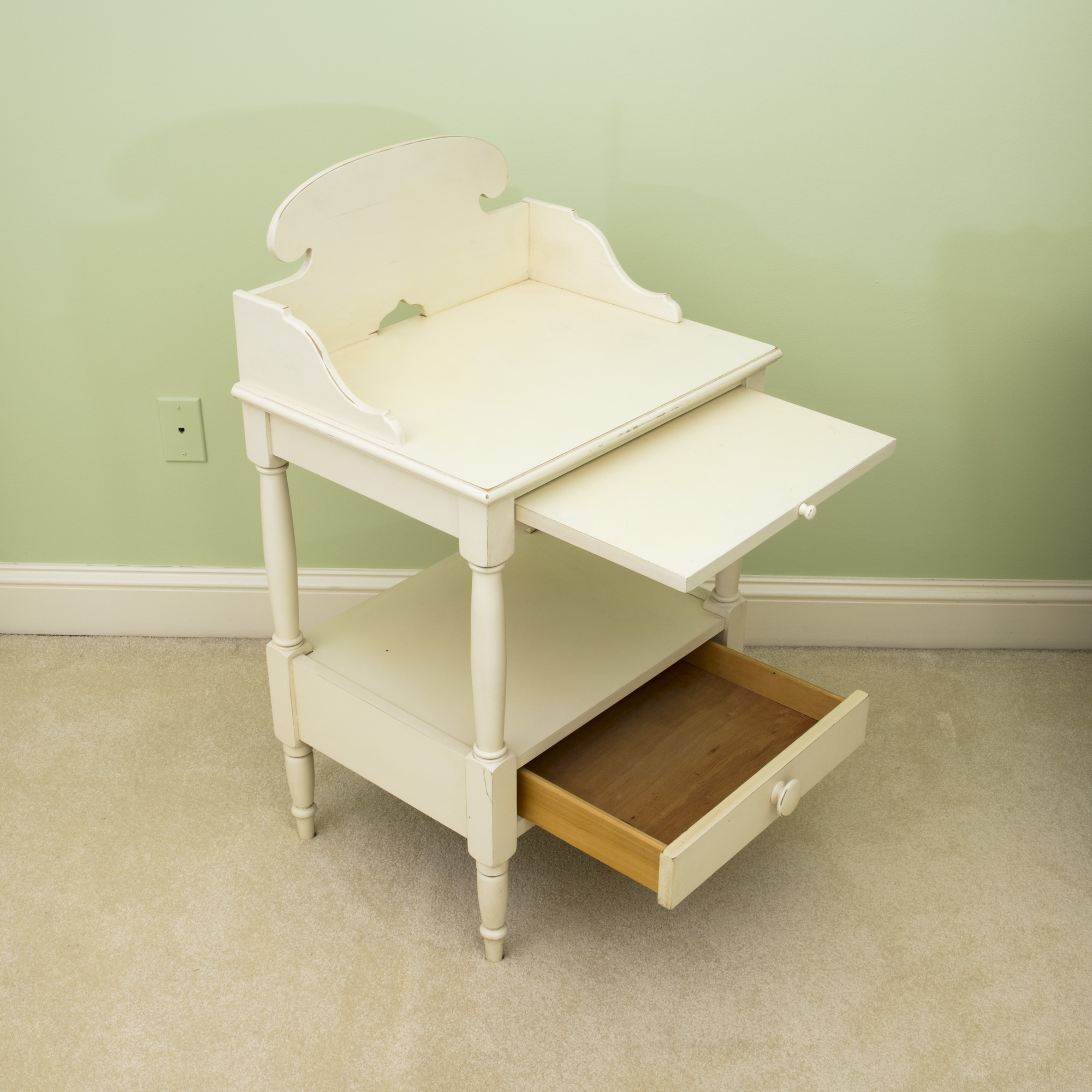 Betsy Cameron "Nitey Nite Stand" by Lexington