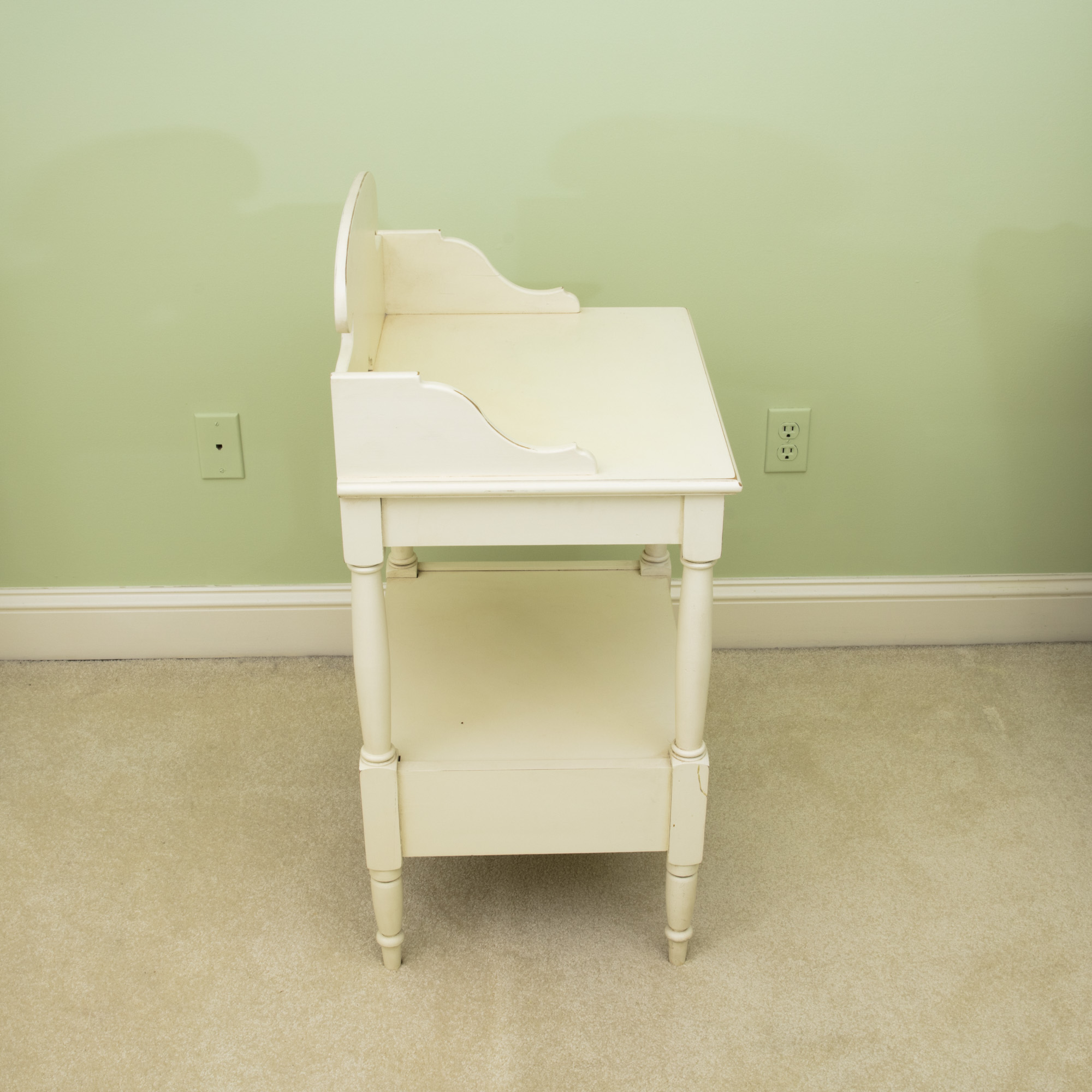 Betsy Cameron "Nitey Nite Stand" by Lexington