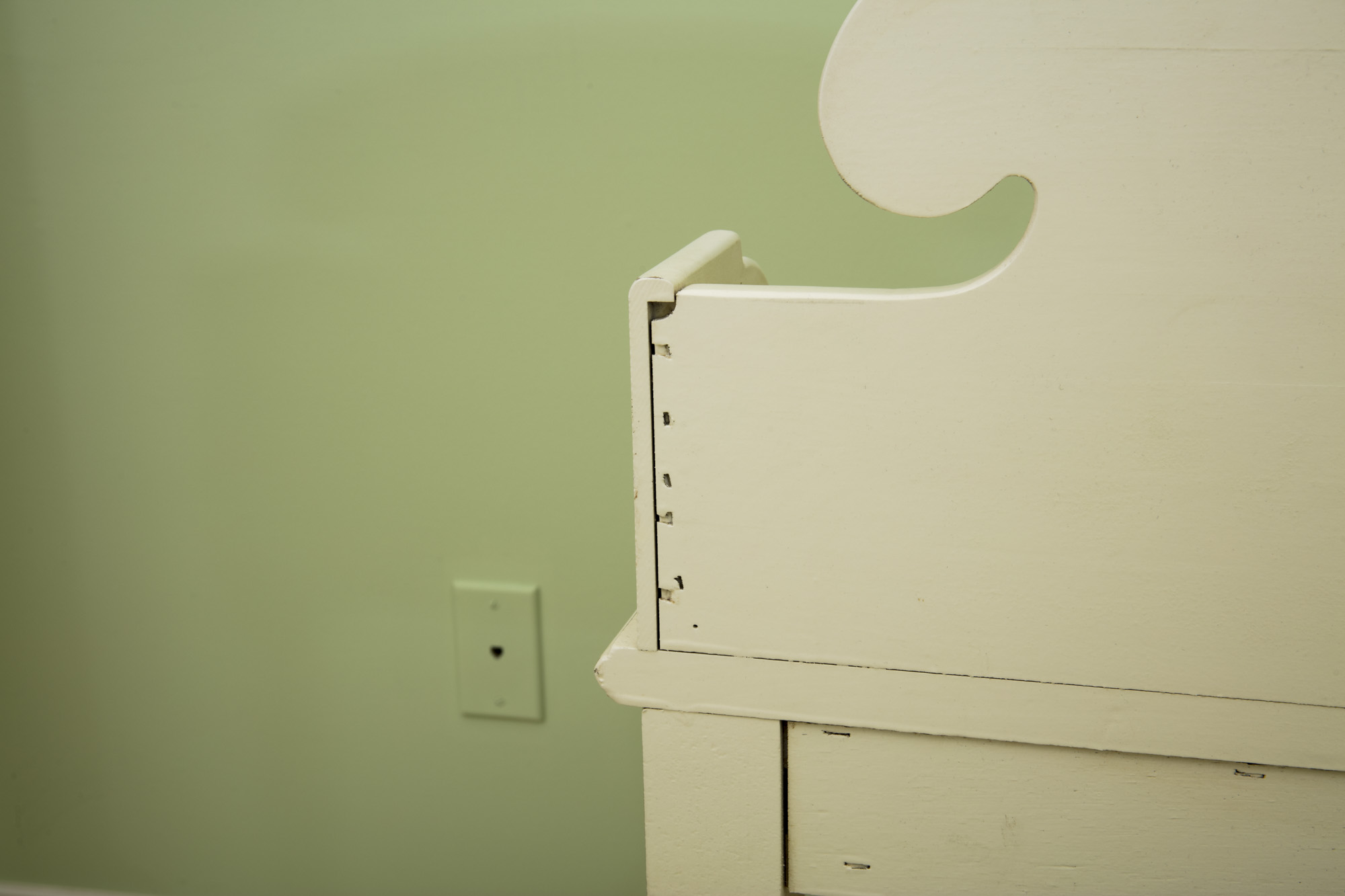 Betsy Cameron "Nitey Nite Stand" by Lexington