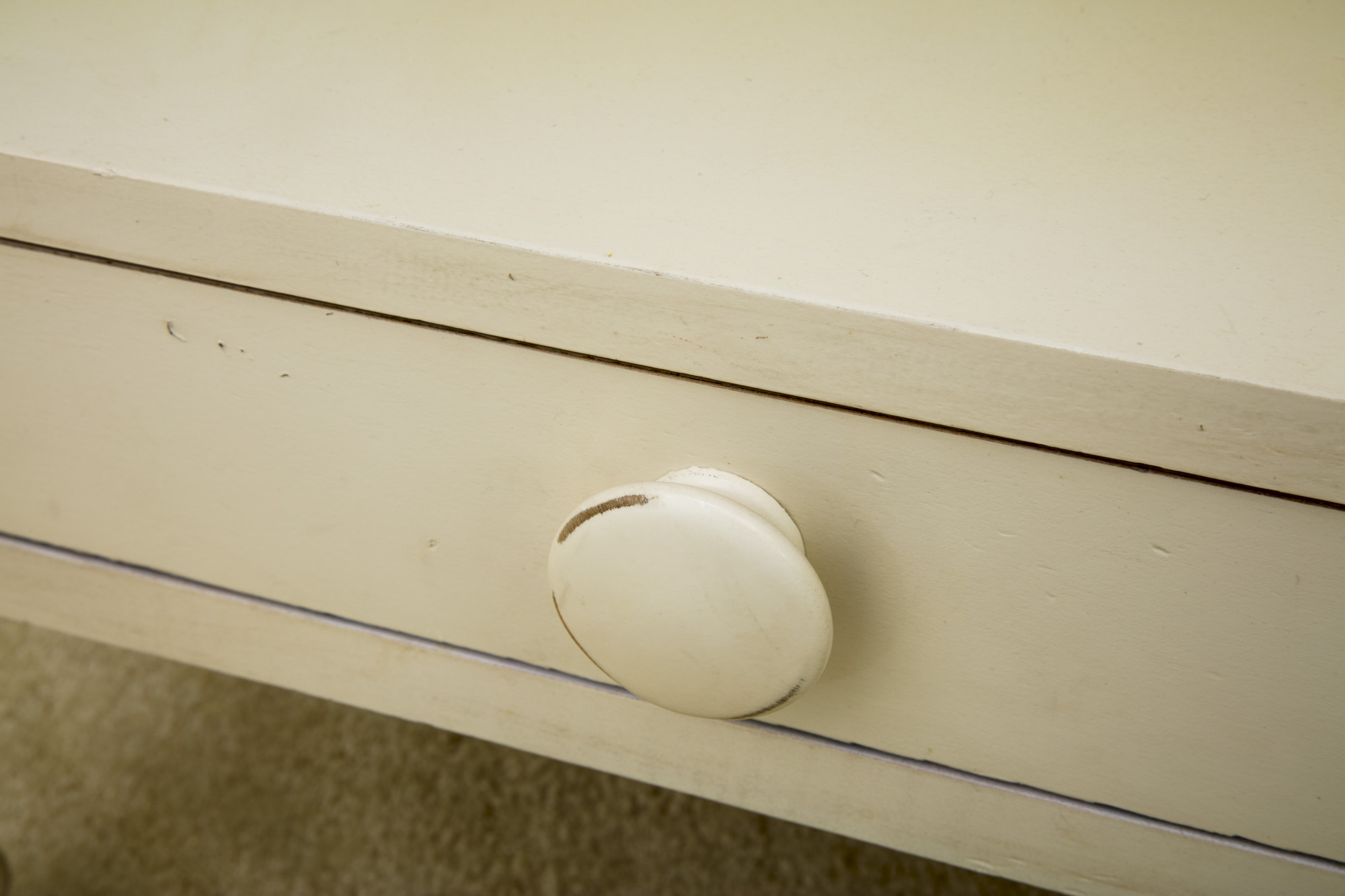 Betsy Cameron "Nitey Nite Stand" by Lexington