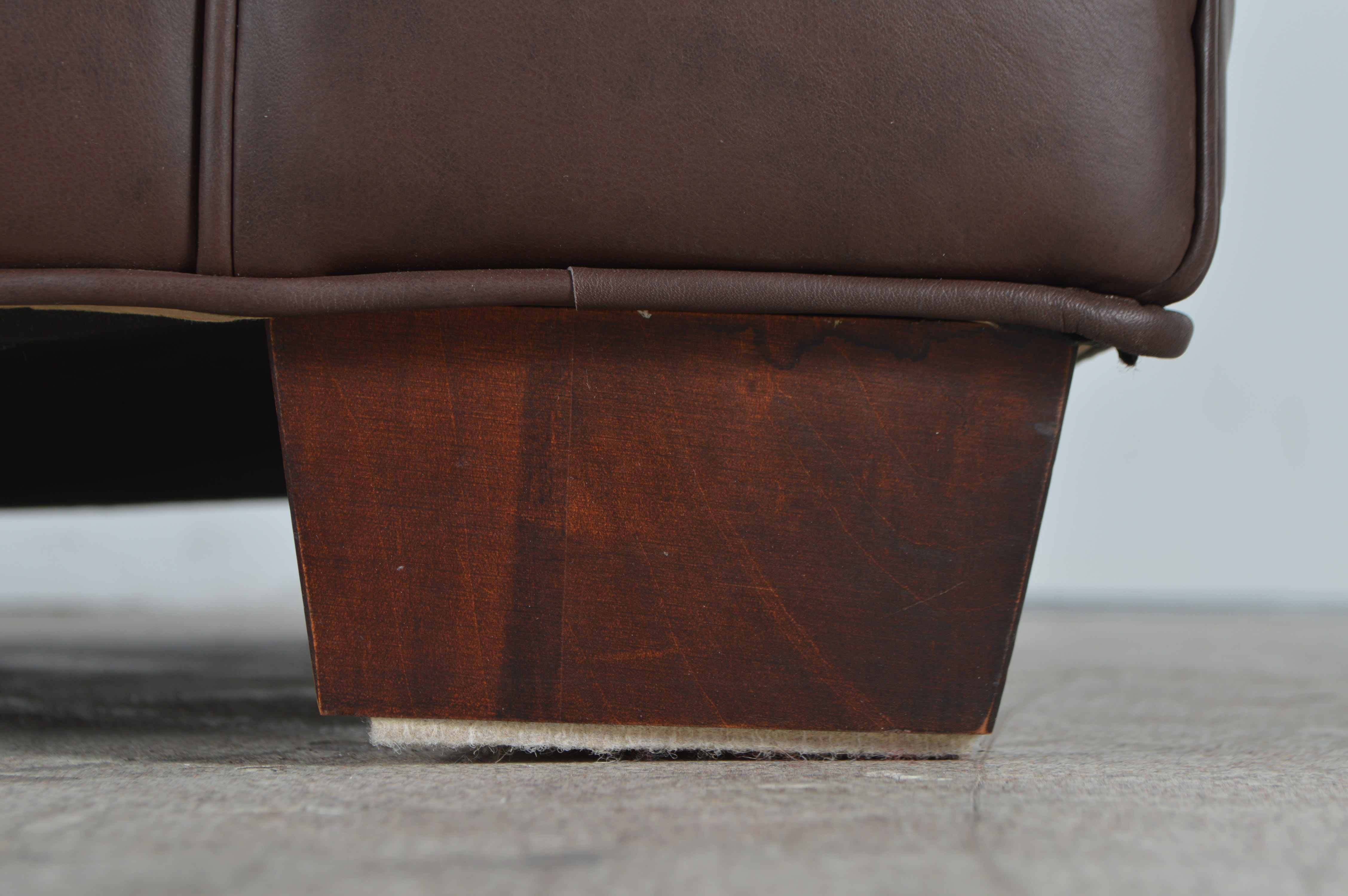 Cibola Furniture Internazionale Coffee Brown Leather Sofa