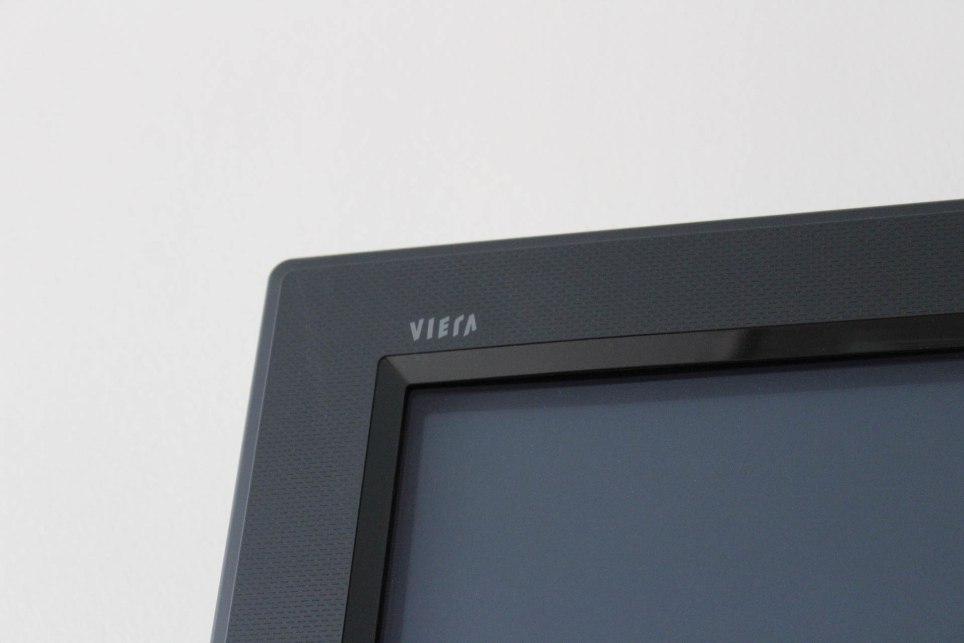 Panasonic 50" Plasma Screen Television and Wall Mount