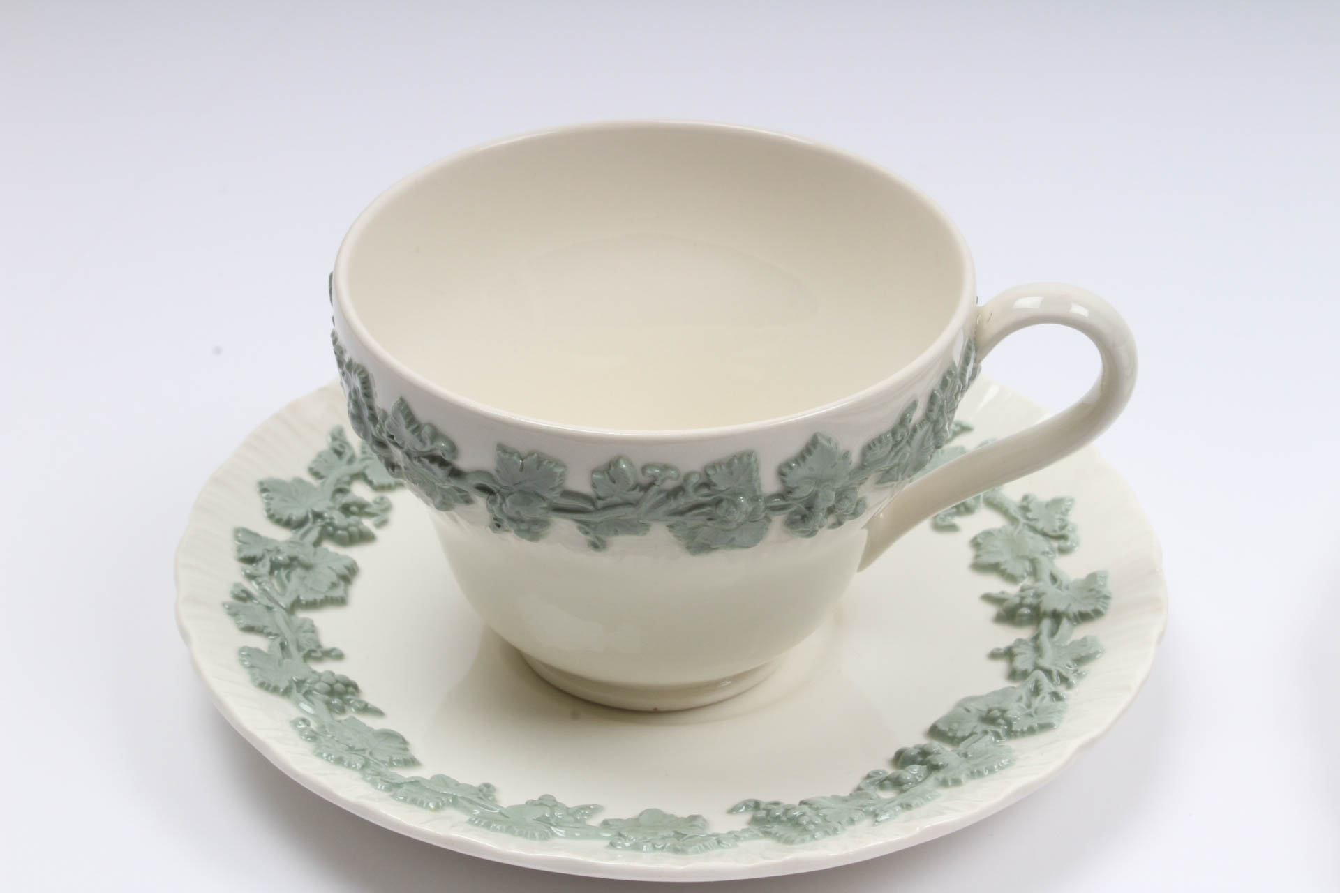 Wedgwood "Celadon on Cream" Shell Edge China Place Settings