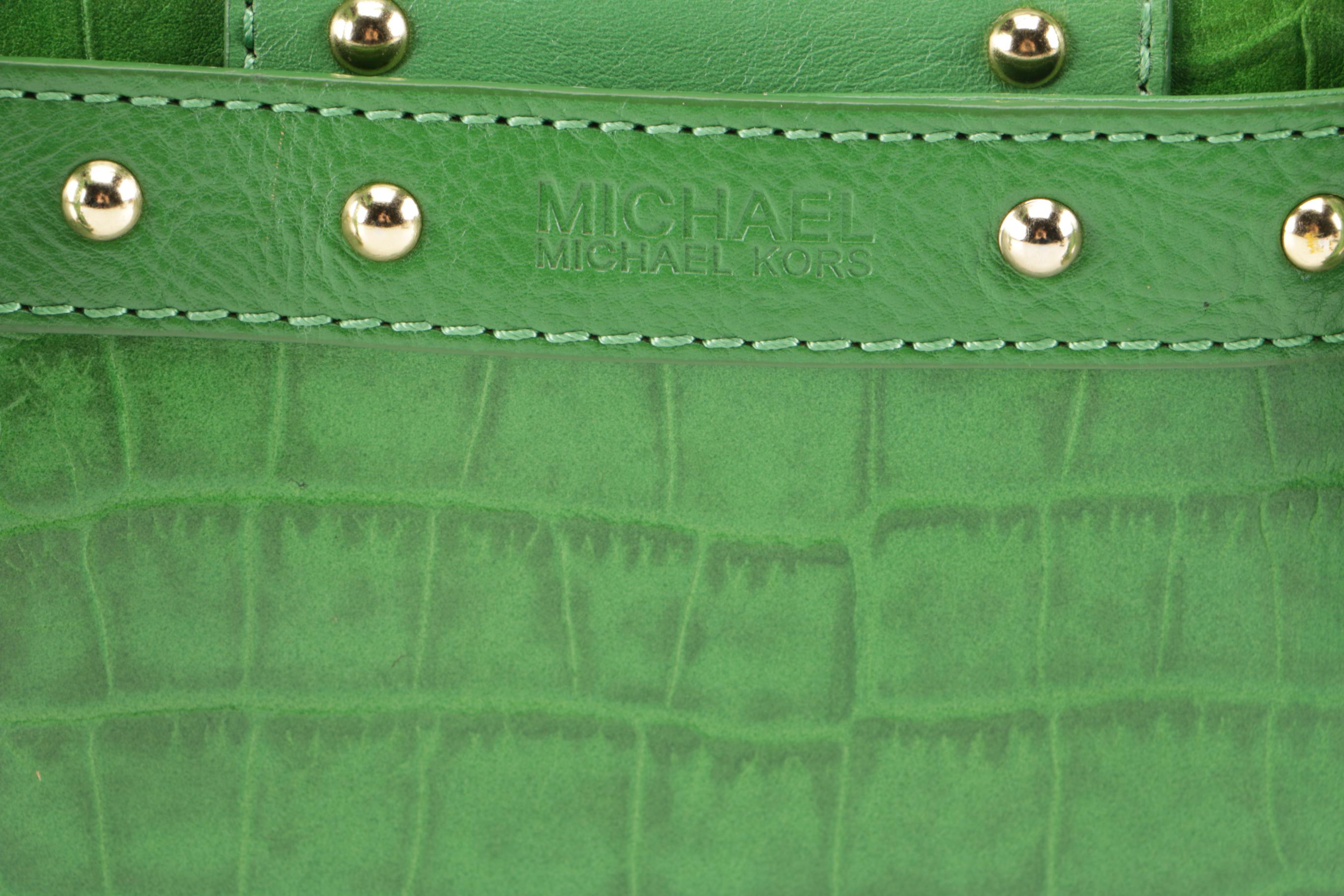 Michaeal Michael Kors Green Shoulder Bag