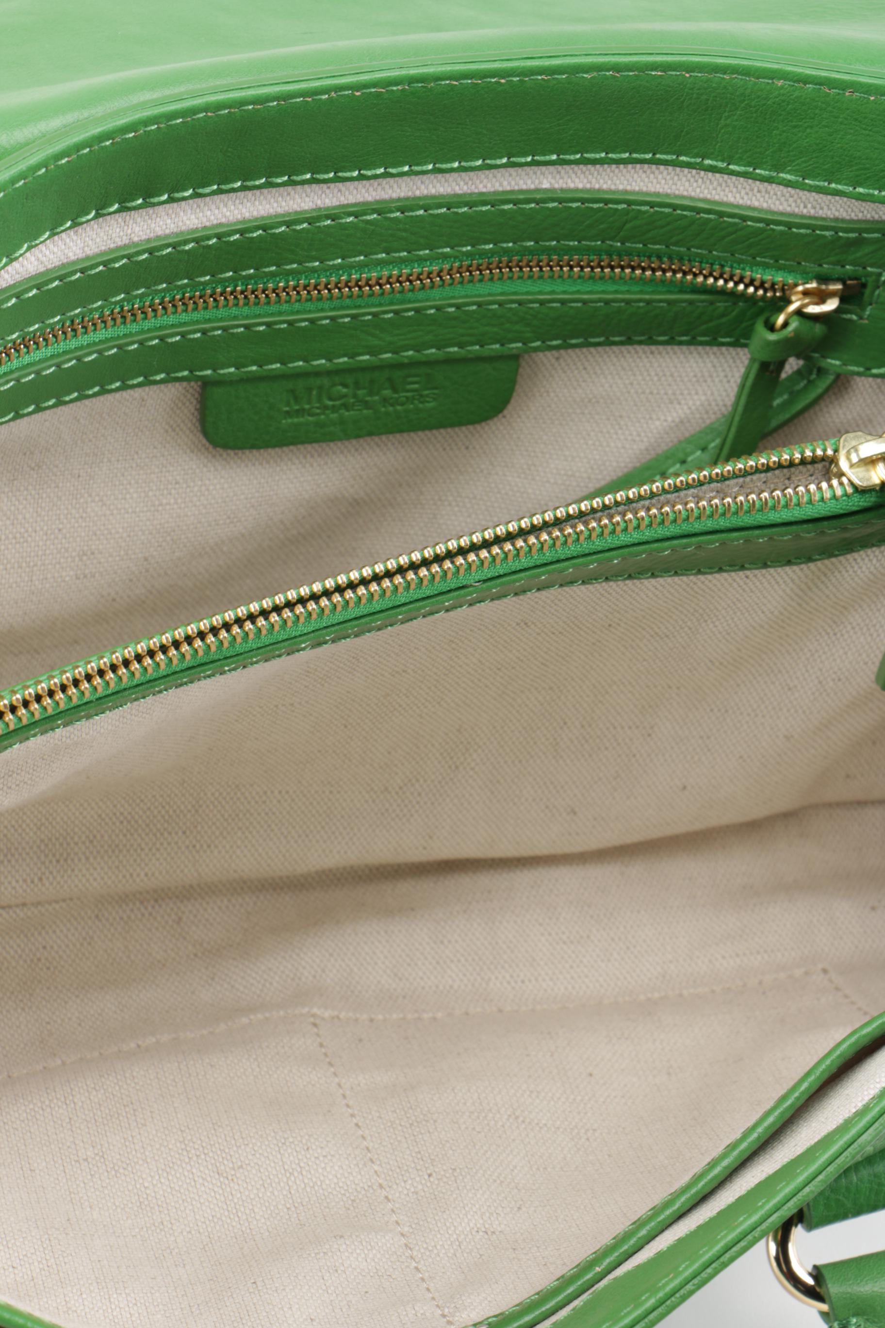 Michaeal Michael Kors Green Shoulder Bag
