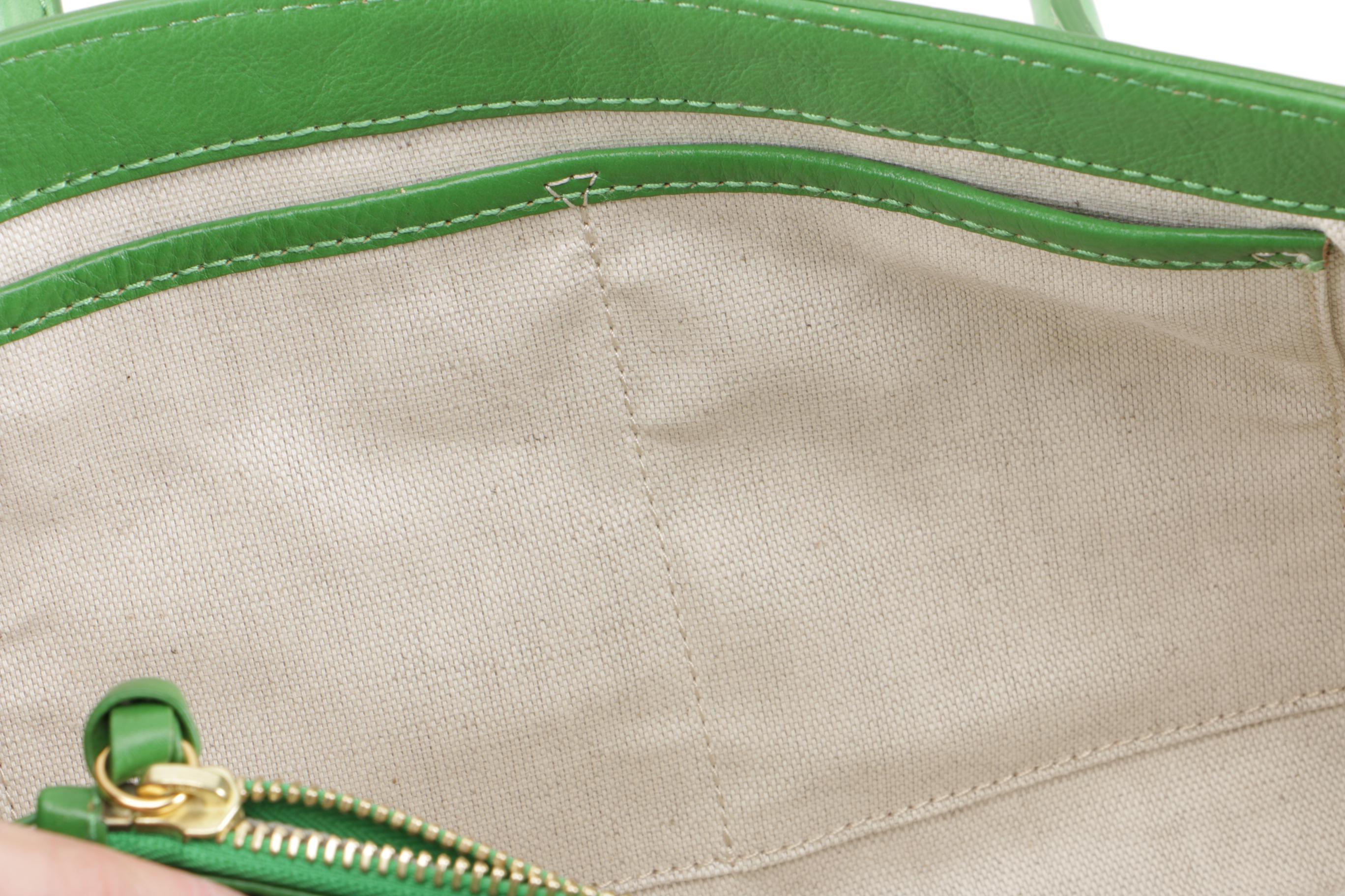 Michaeal Michael Kors Green Shoulder Bag