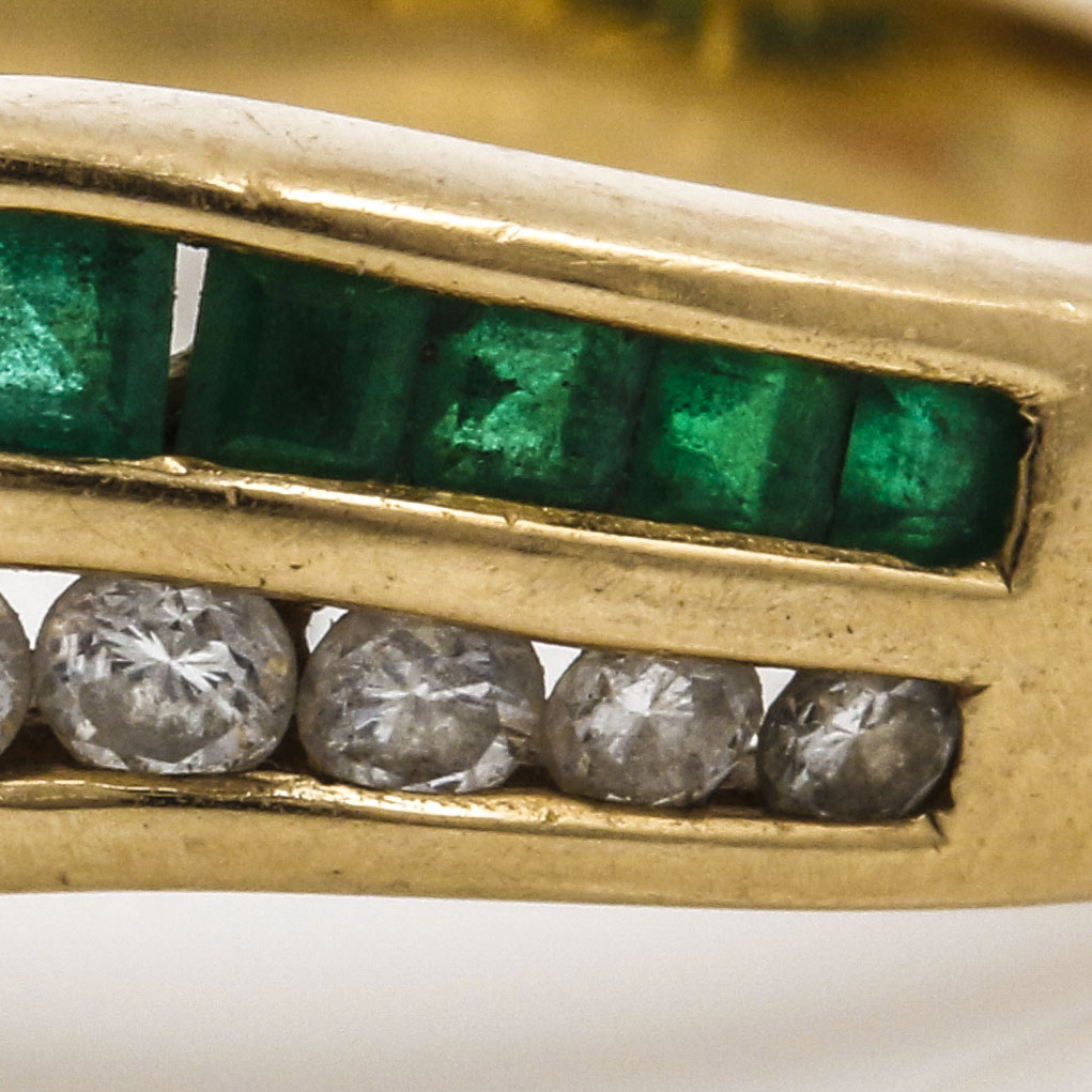 14K Yellow Gold Diamond and Emerald Ring