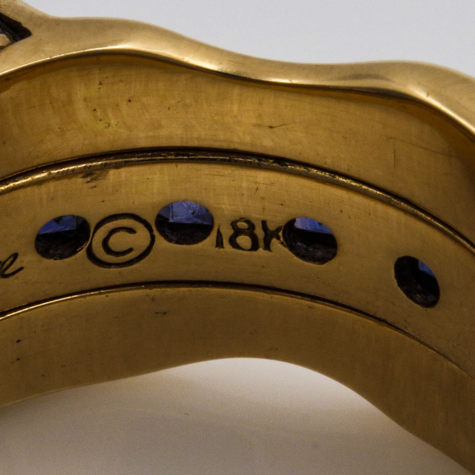 18K Yellow Gold Sapphire and Black Onyx Articulated Square Ring