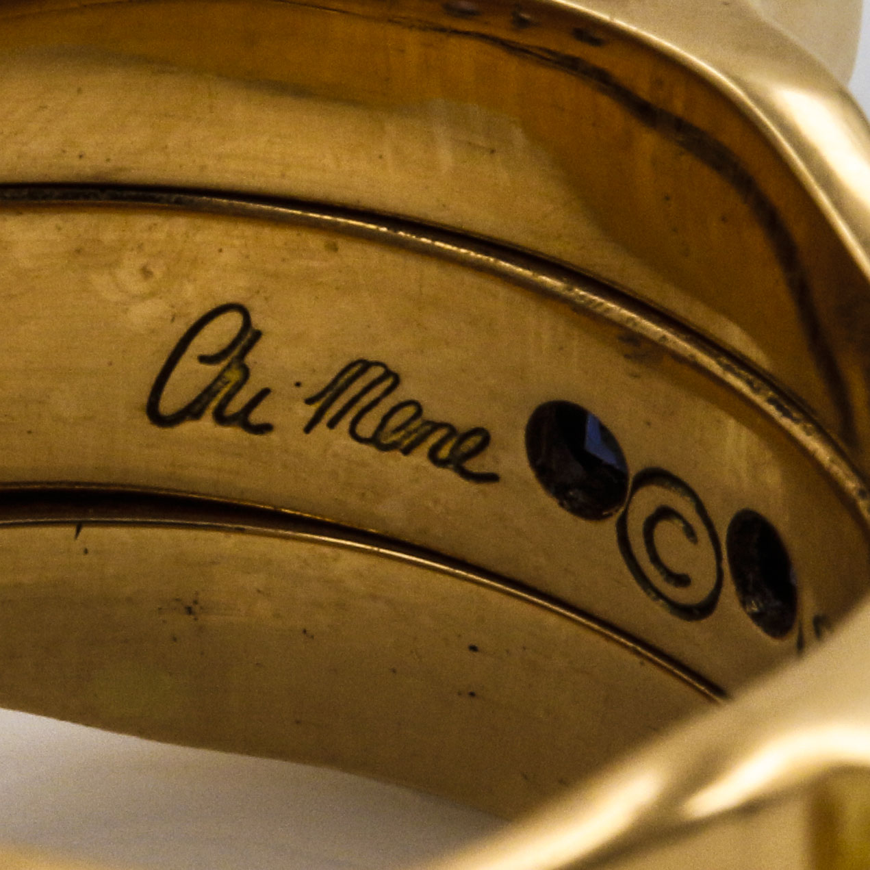 18K Yellow Gold Sapphire and Black Onyx Articulated Square Ring