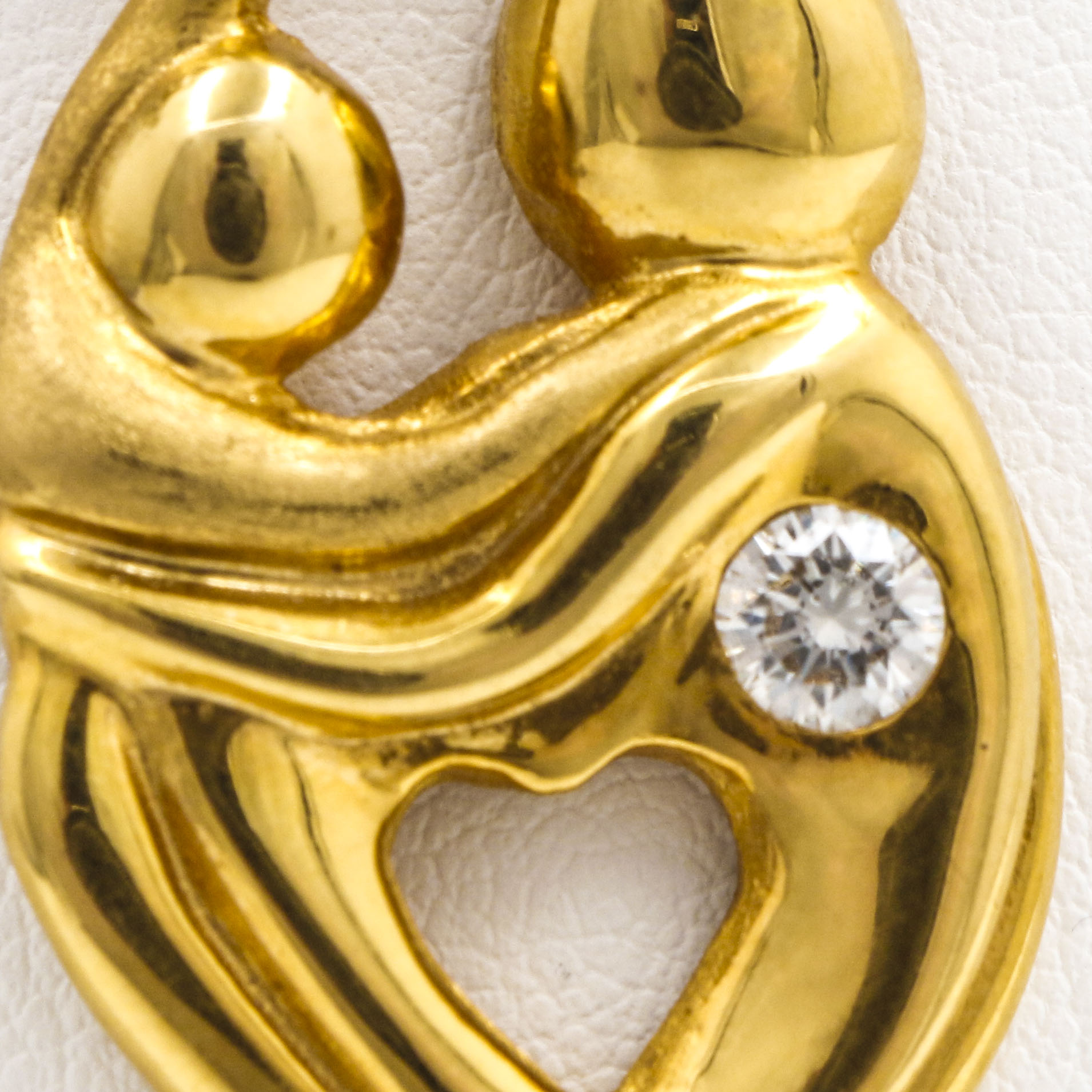 18K Yellow Gold Diamond Heart Necklace