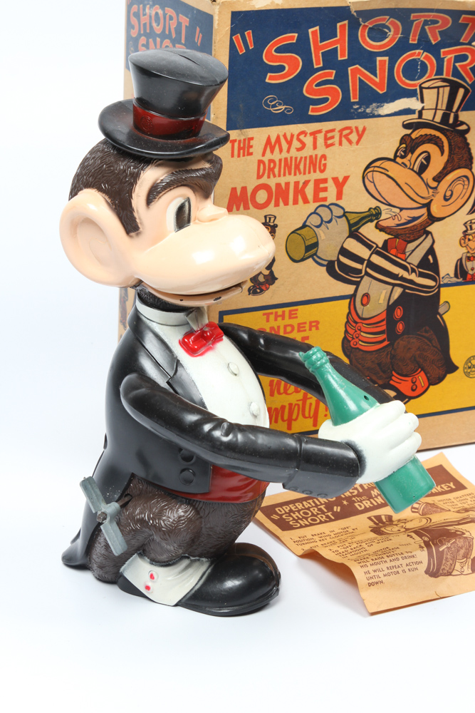 Vintage Collectibles Featuring Scale Cars