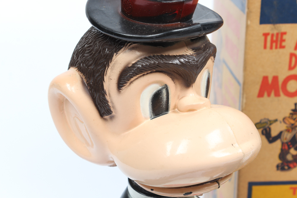 Vintage Collectibles Featuring Scale Cars