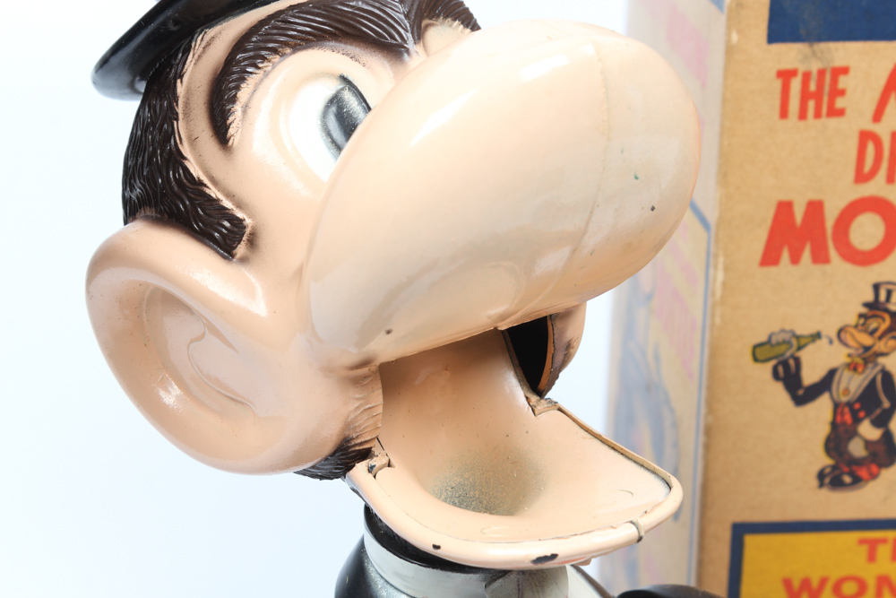 Vintage Collectibles Featuring Scale Cars