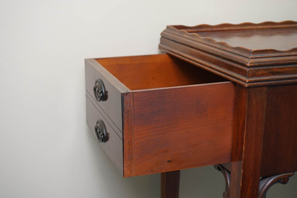 Vintage Federal Style Side Table