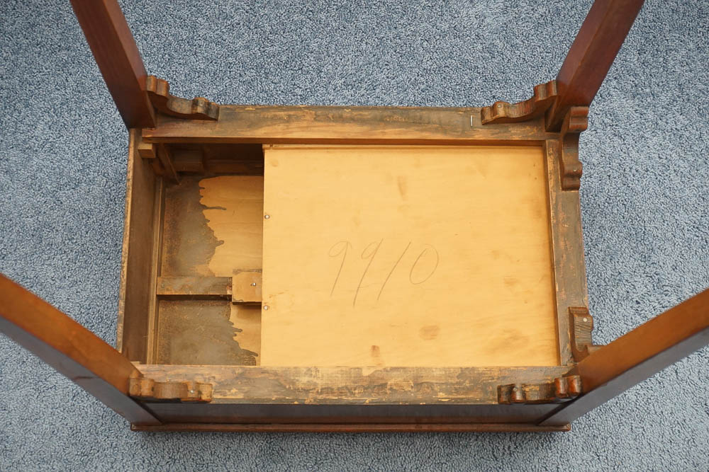 Vintage Federal Style Side Table